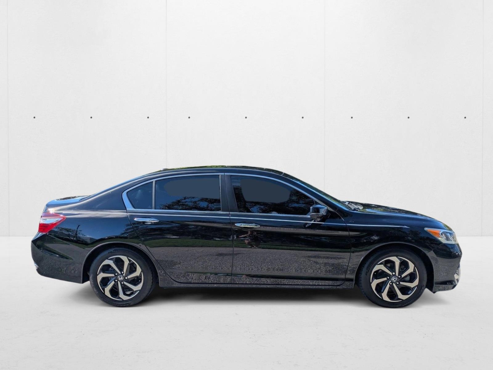 2016 Honda Accord EX-L photo 4