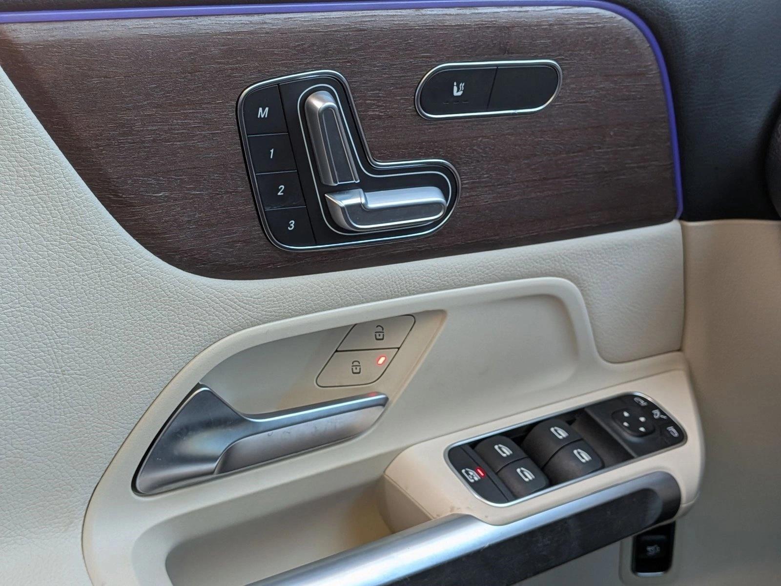 2022 Mercedes Benz GLB 250 photo 4