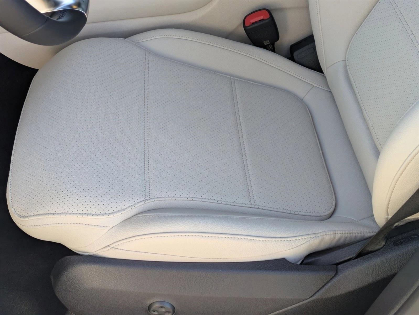 2026 Mercedes Benz GLC 300 photo 4