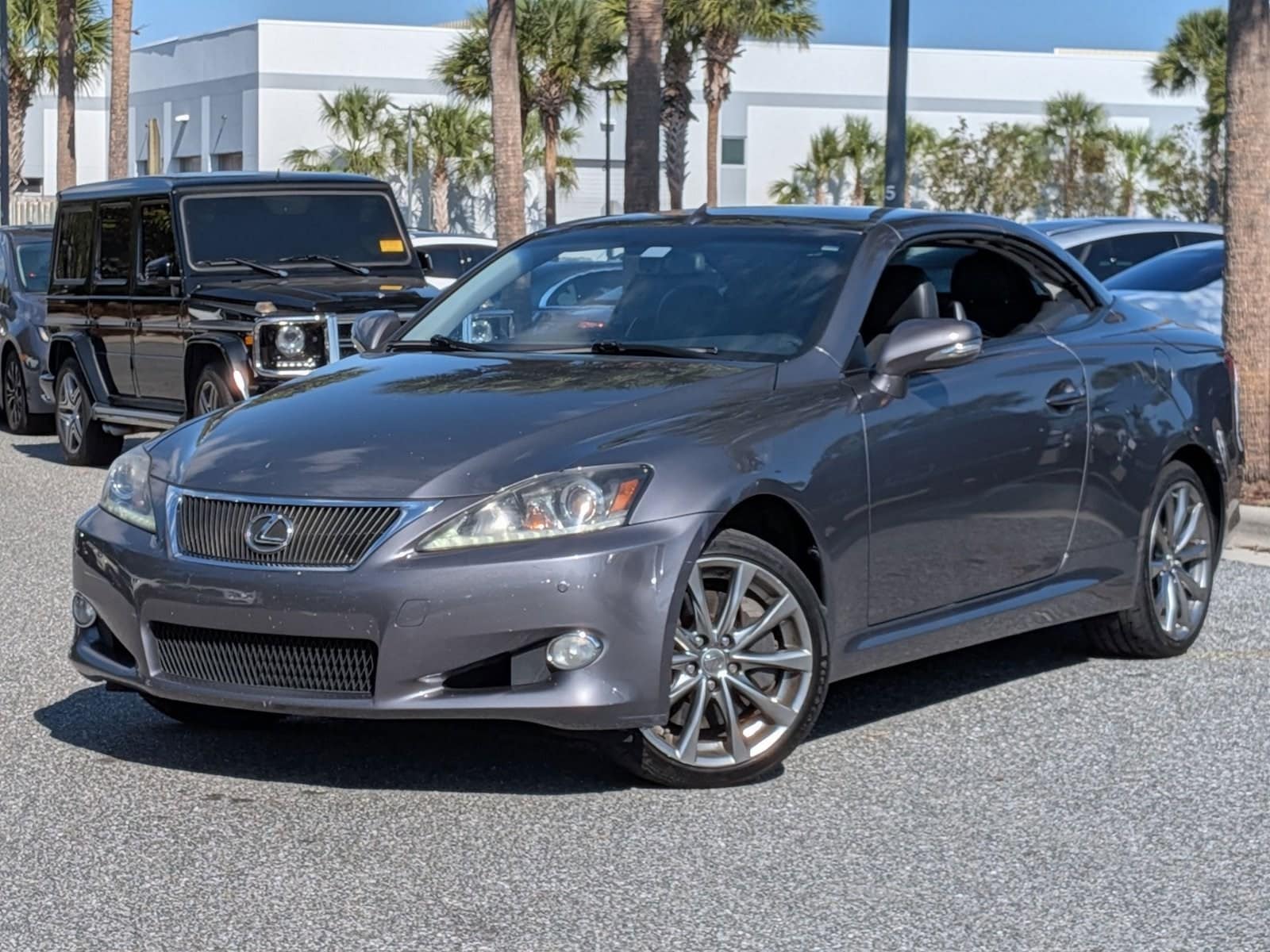2015 Lexus IS 350's photo