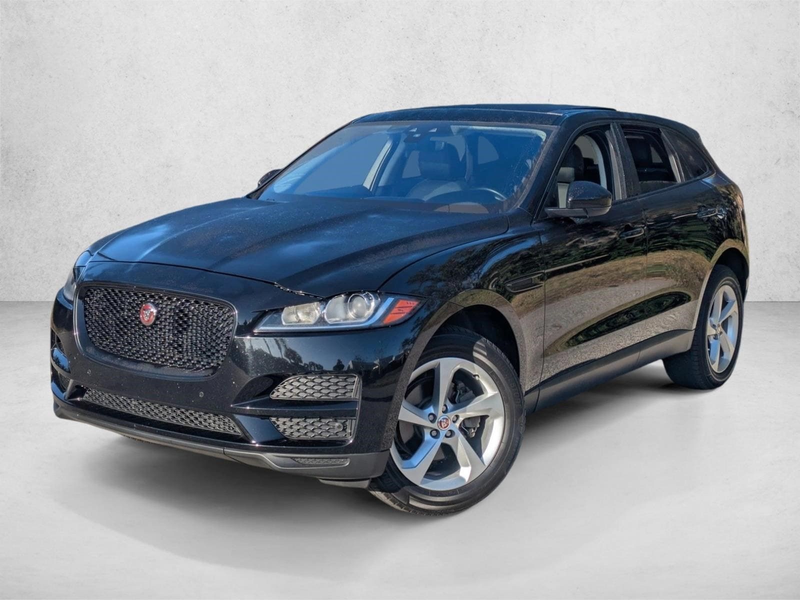 2020 Jaguar F-Pace Premium's photo
