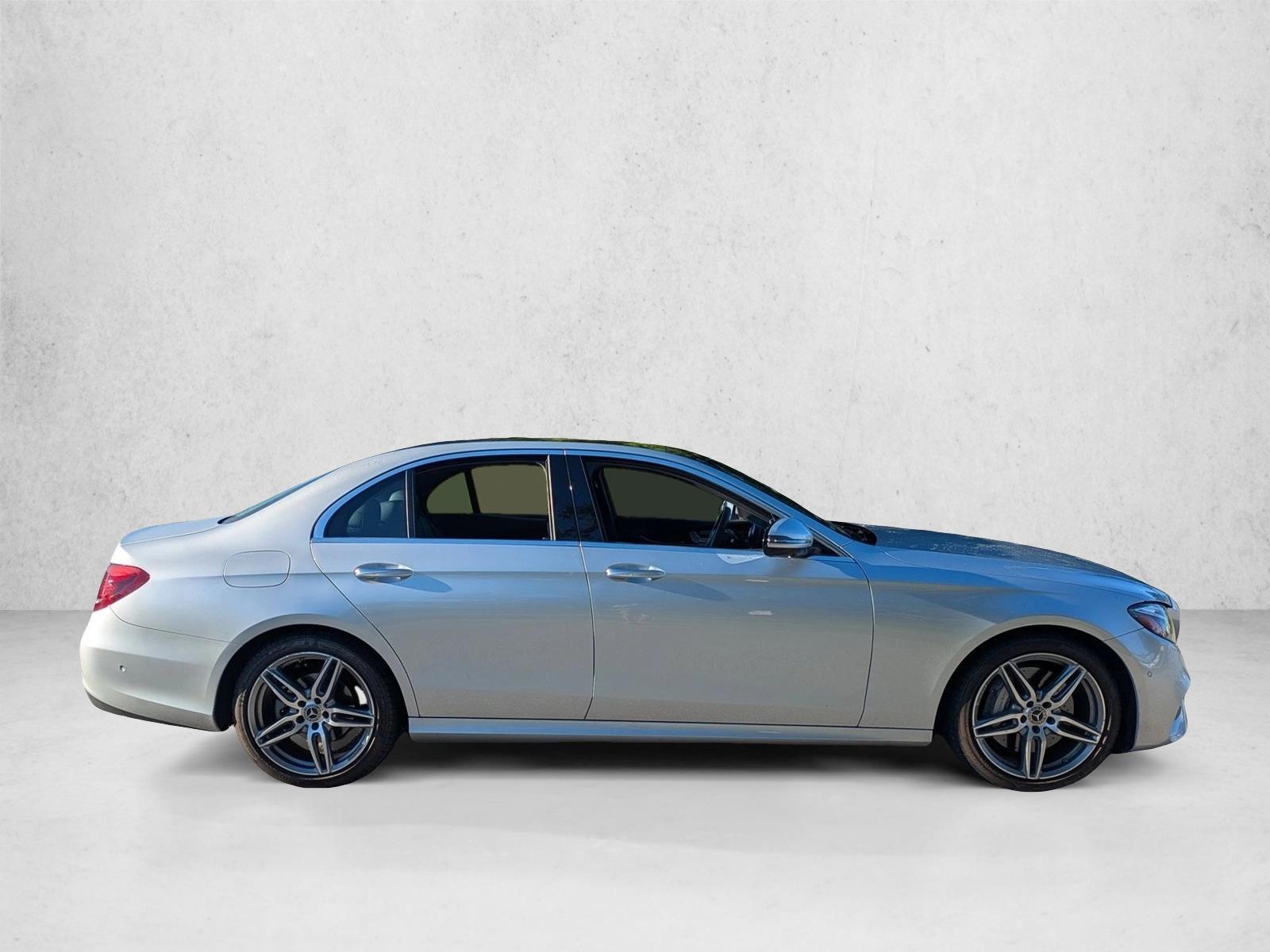 2018 Mercedes Benz E 300 Sedan photo 3