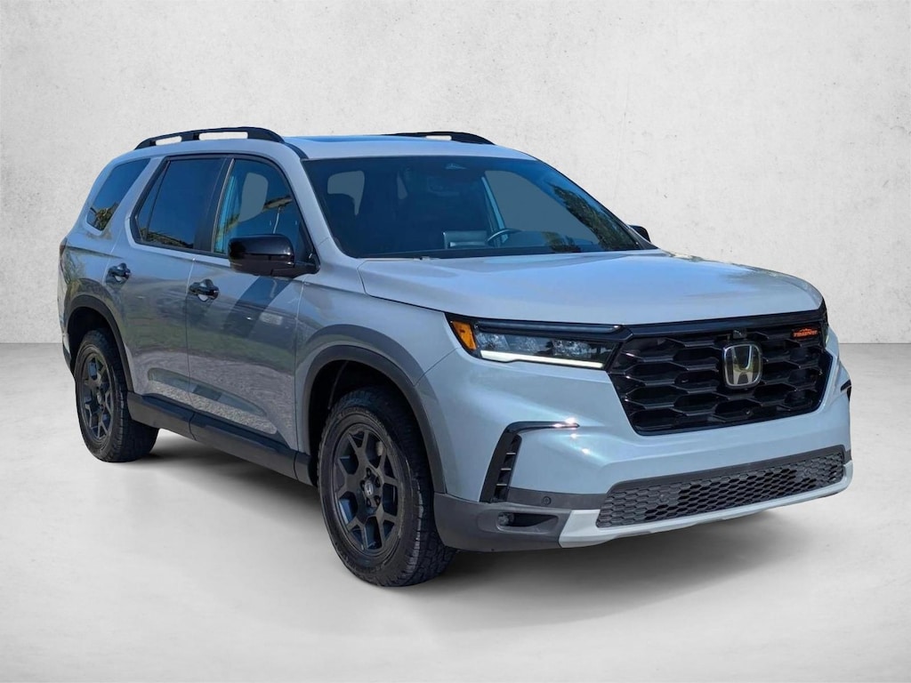 Used 2024 Honda Pilot TrailSport SUV