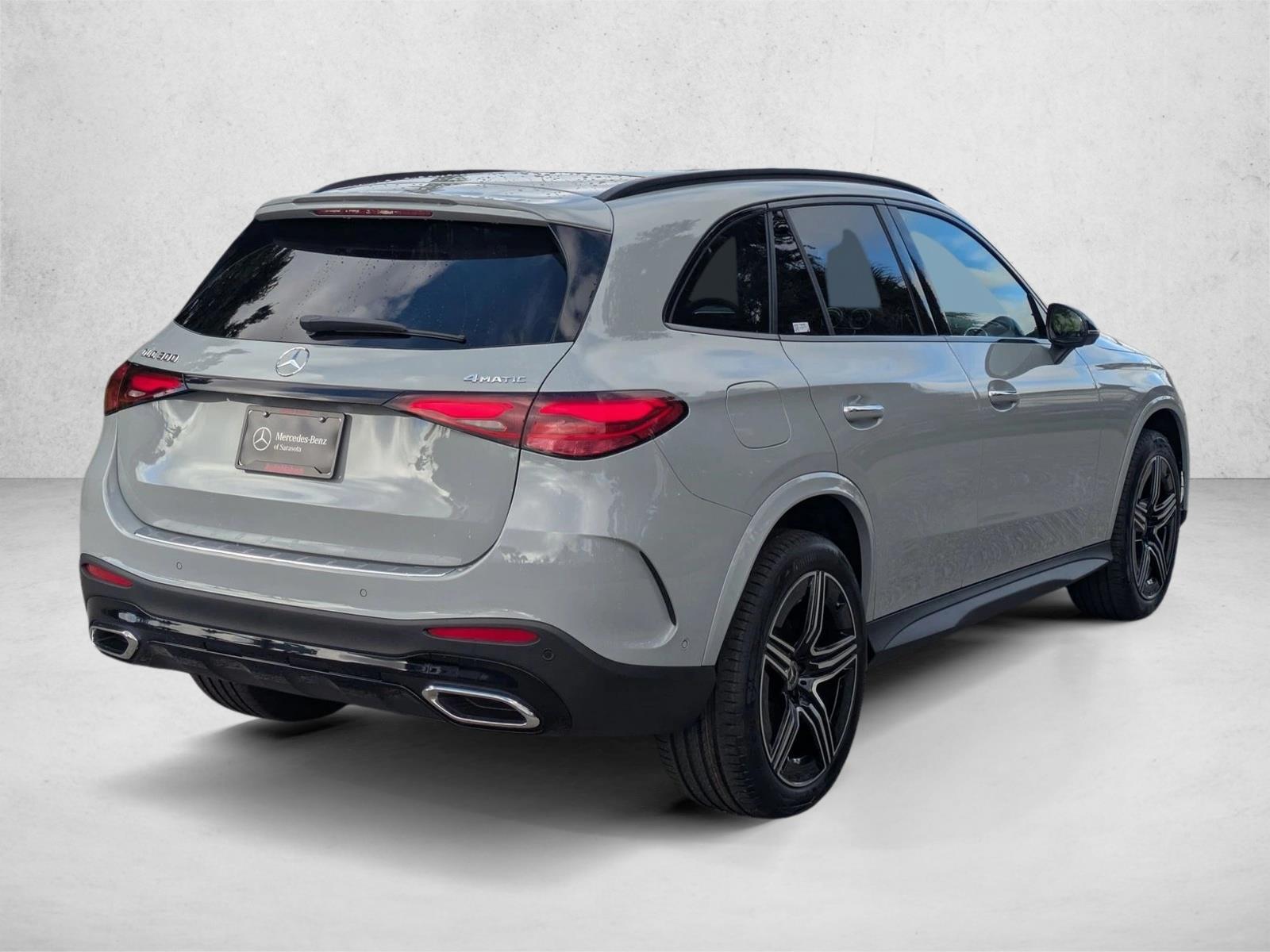 2026 Mercedes Benz GLC 300 4MATIC photo 2