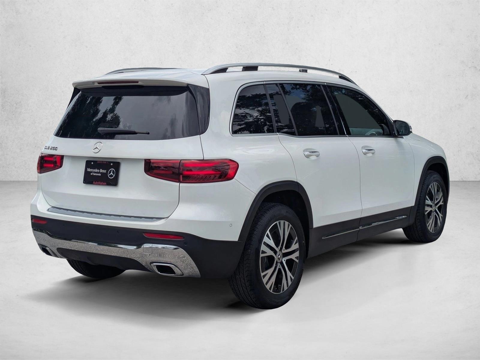 2025 Mercedes Benz GLB 250 photo 2