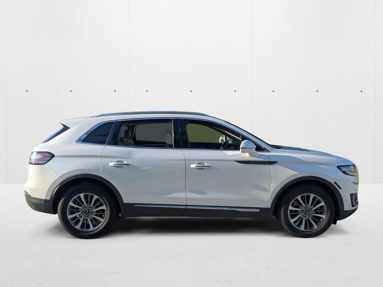 2019 Lincoln Nautilus Reserve photo 2