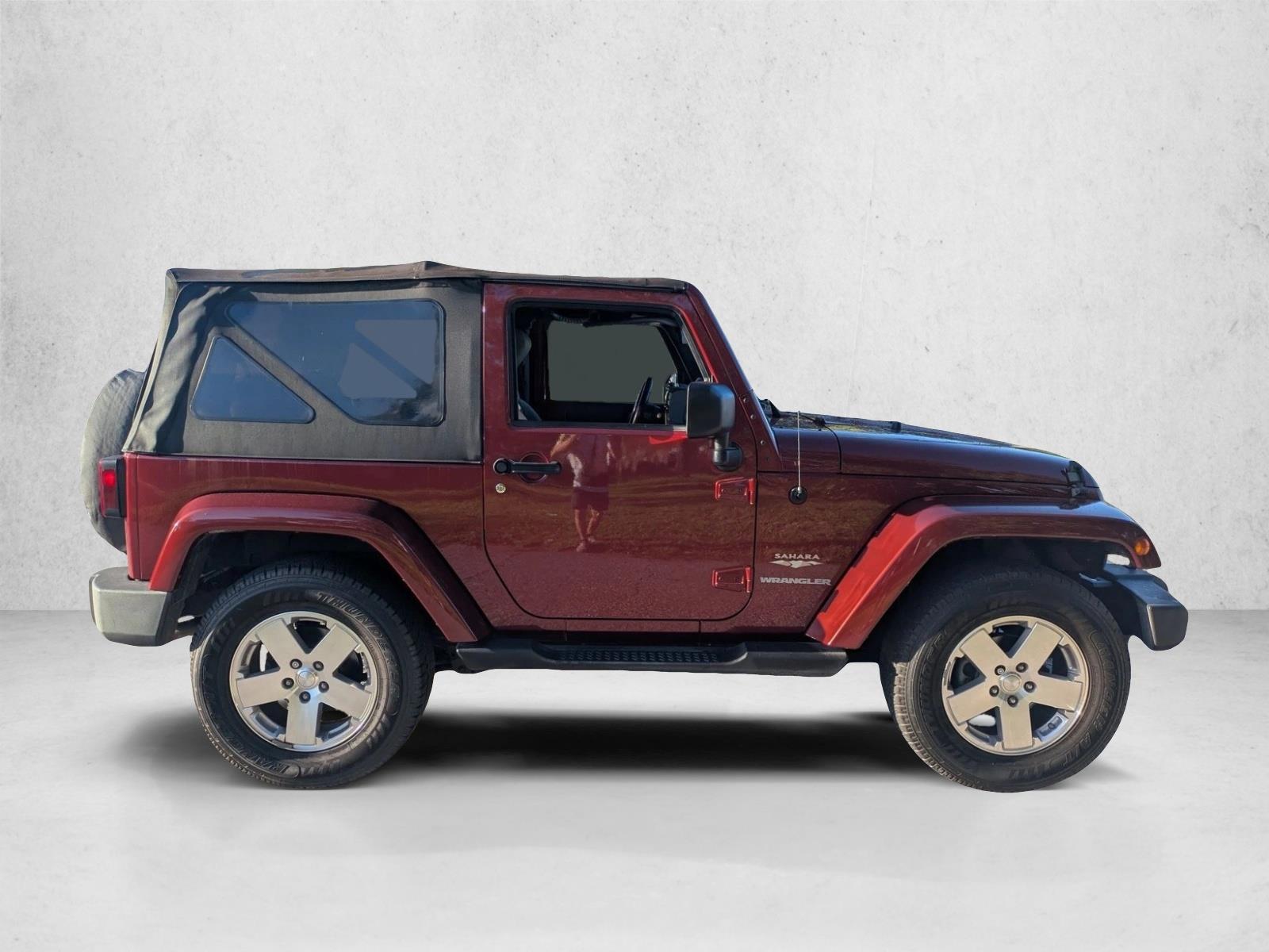 2010 Jeep Wrangler Sahara photo 3
