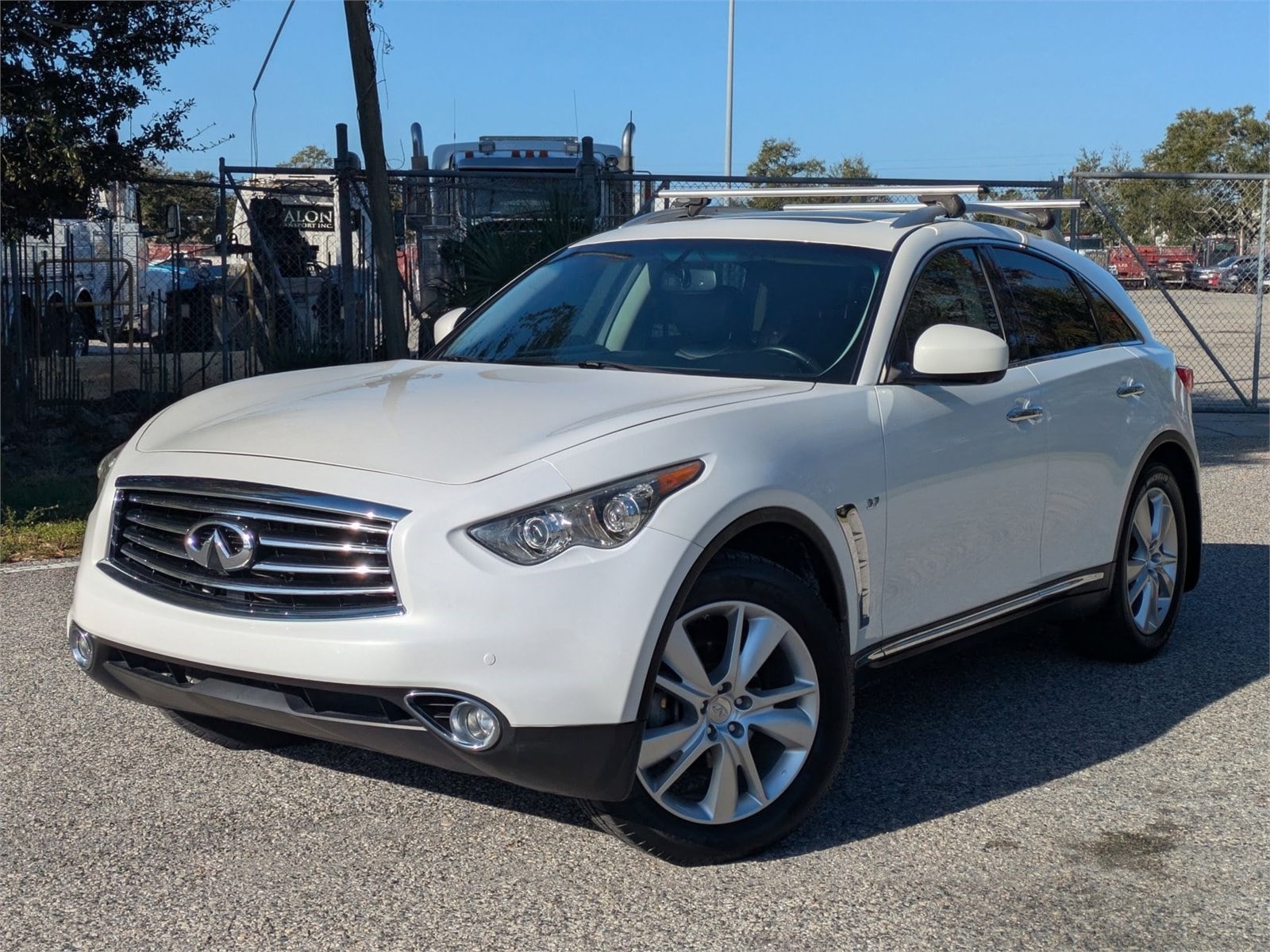 2016 INFINITI QX70 Base's photo