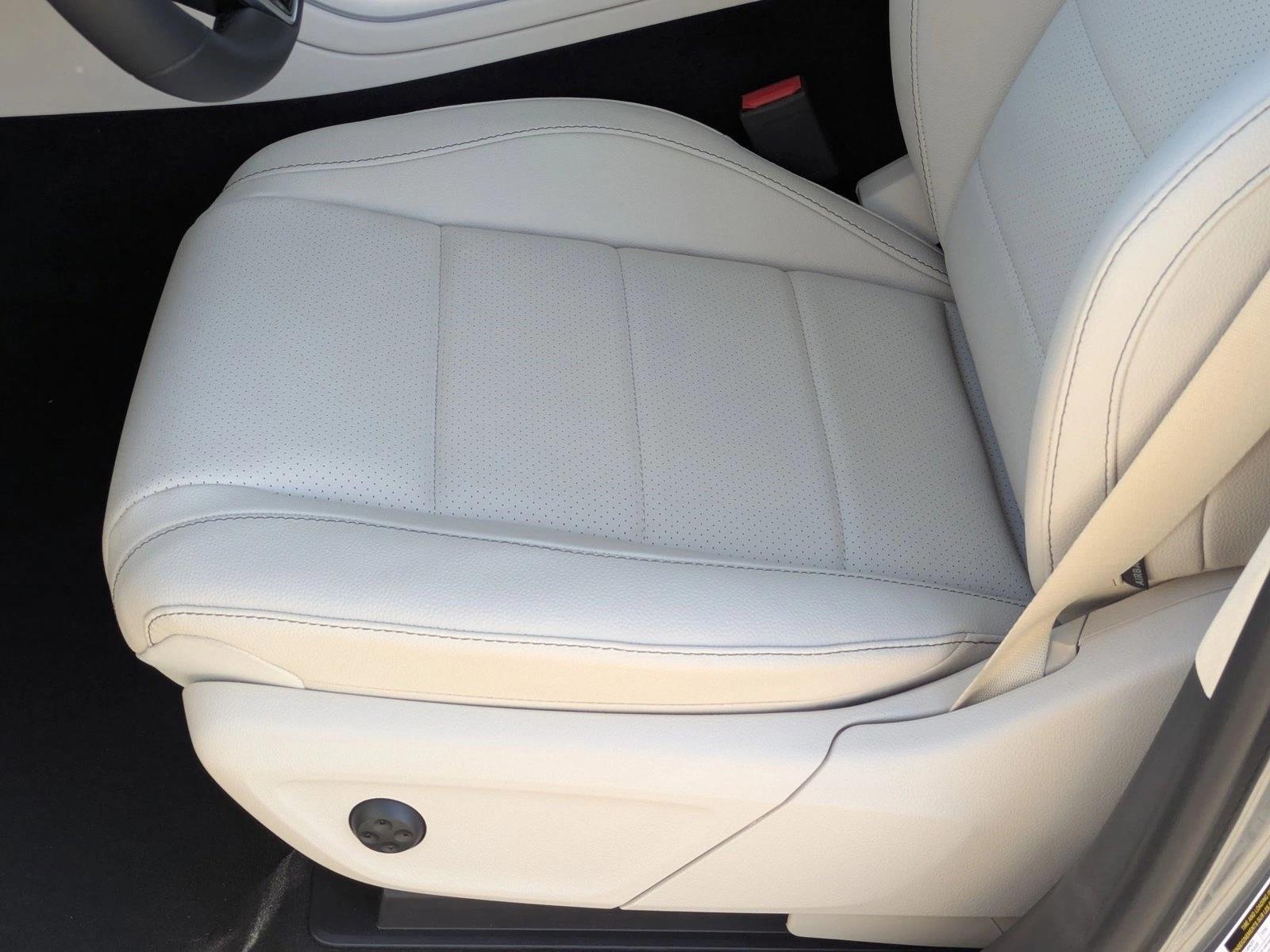 2025 Mercedes Benz GLE 350 4MATIC photo 4