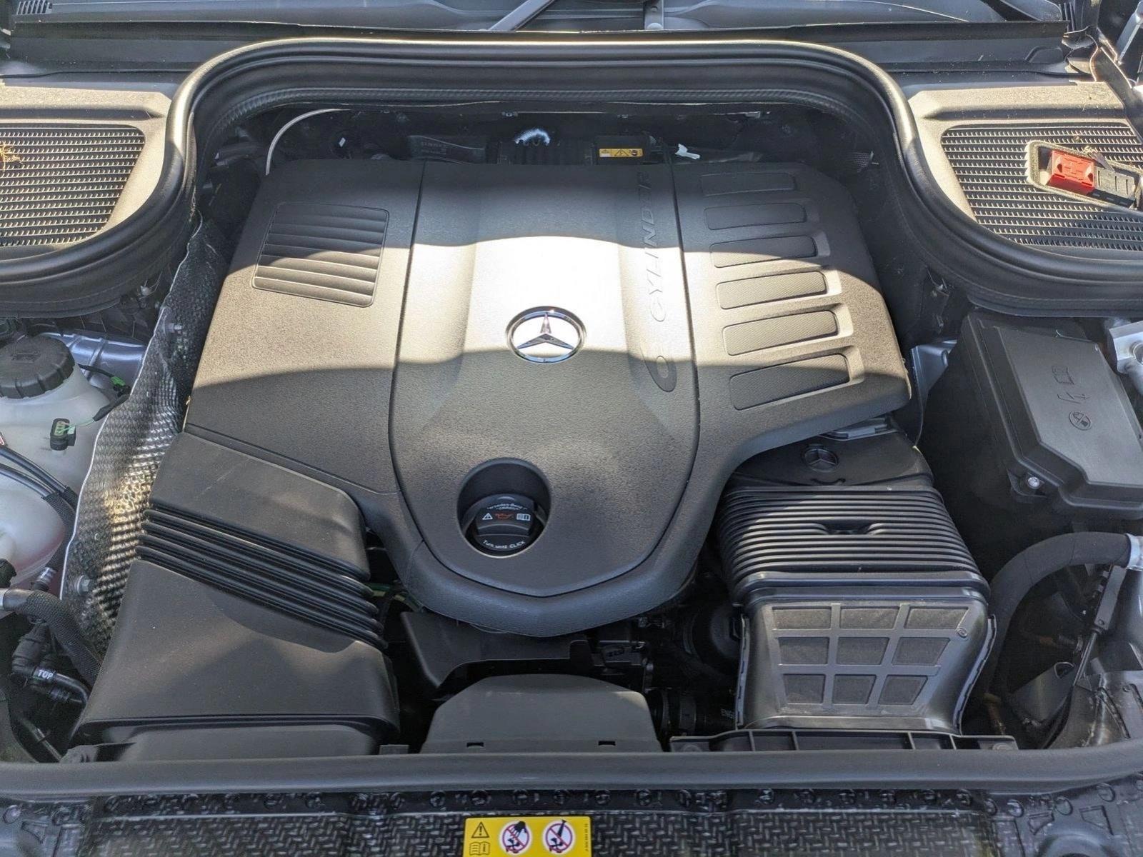 2025 Mercedes-Benz GLE GLE450 - Photo 17