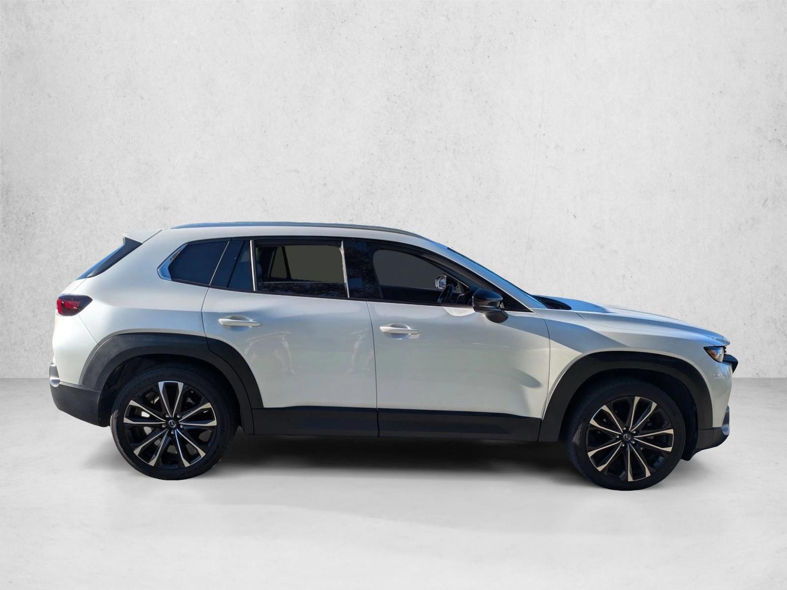 2024 Mazda CX-50 2.5 Premium Plus photo 2