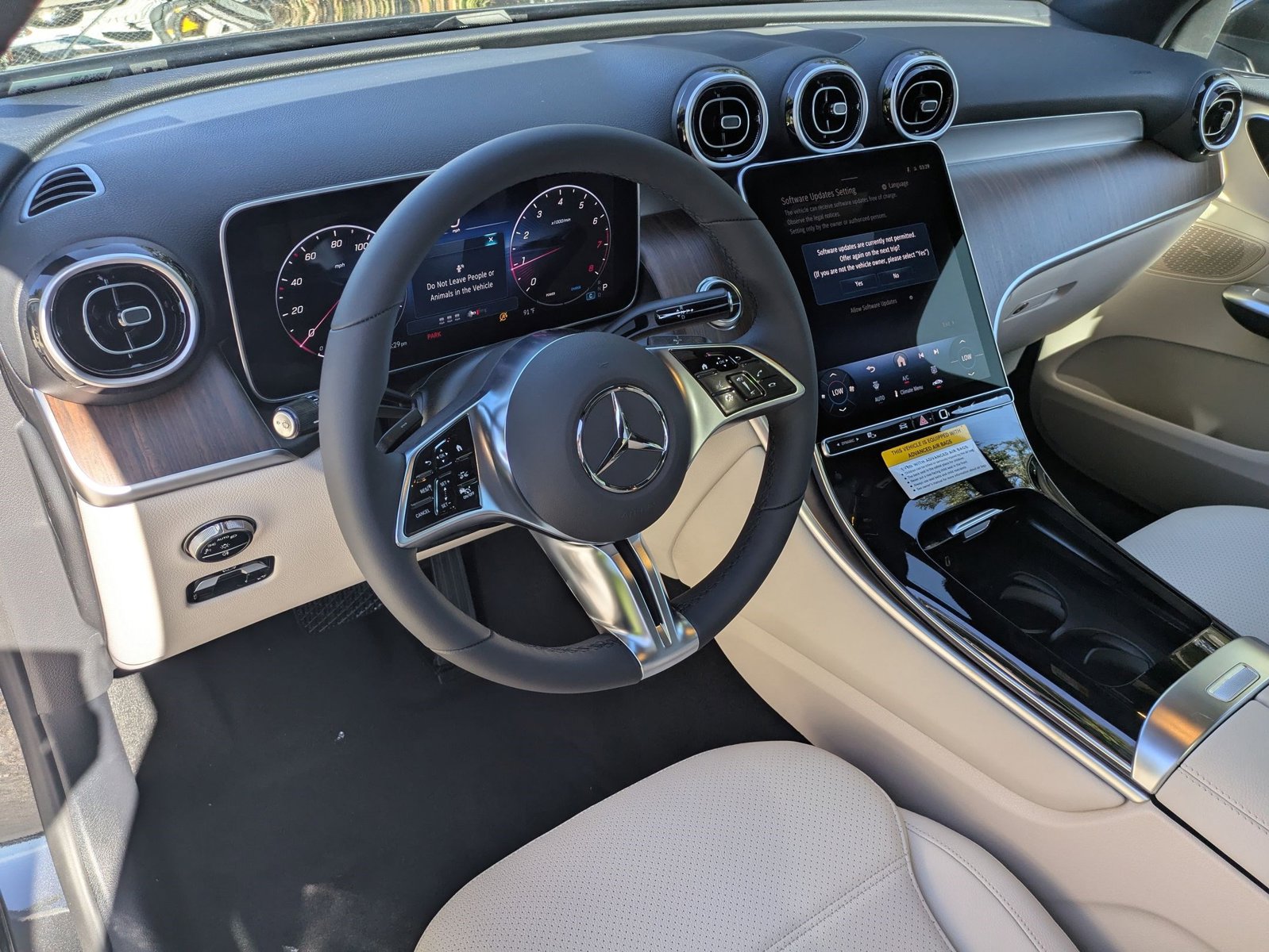 2026 Mercedes Benz GLC 300 photo 3