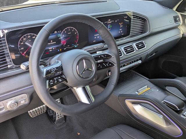 2025 Mercedes Benz GLS 580 4MATIC photo 3