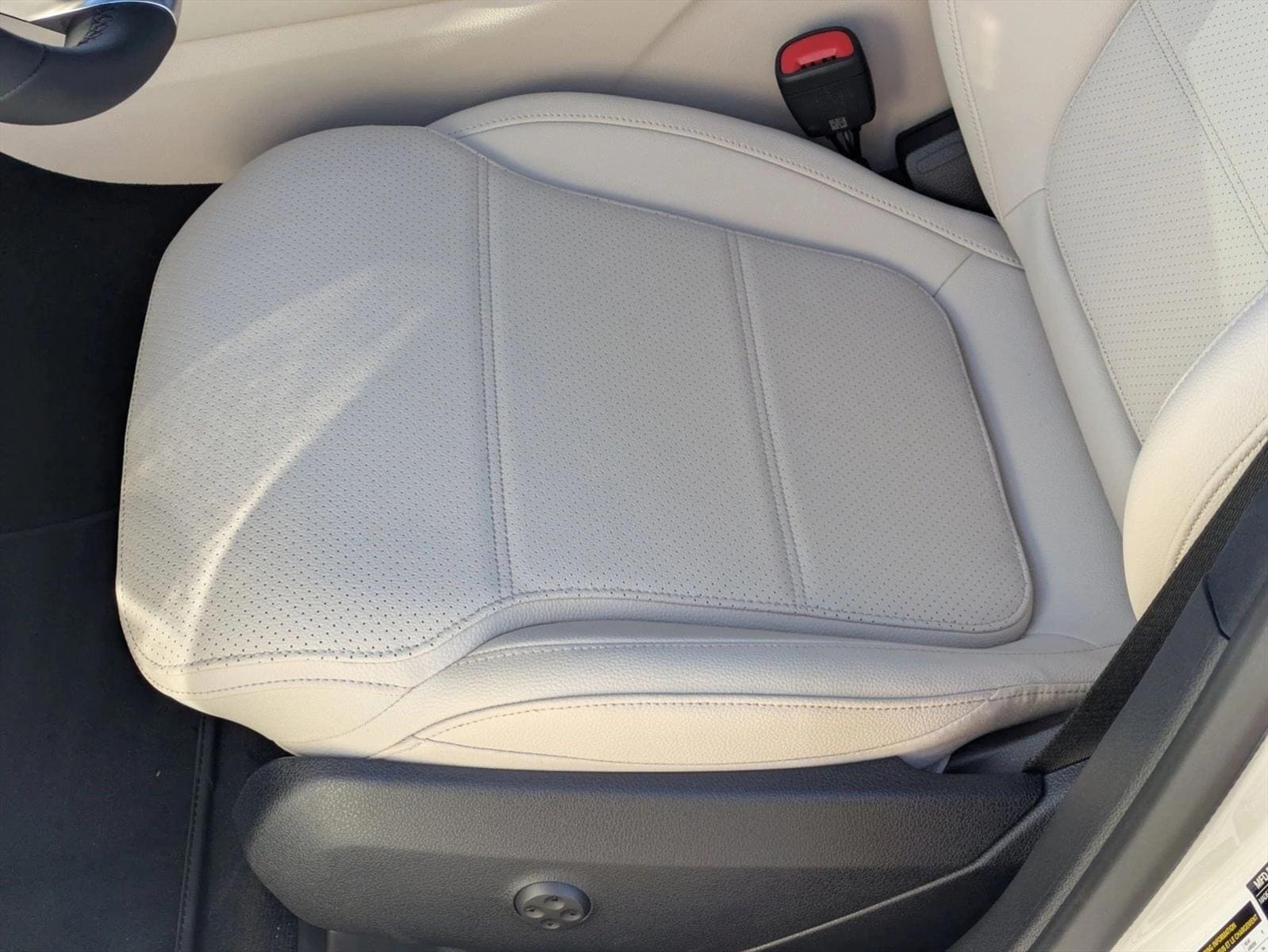 2026 Mercedes Benz GLC 300 4MATIC photo 4