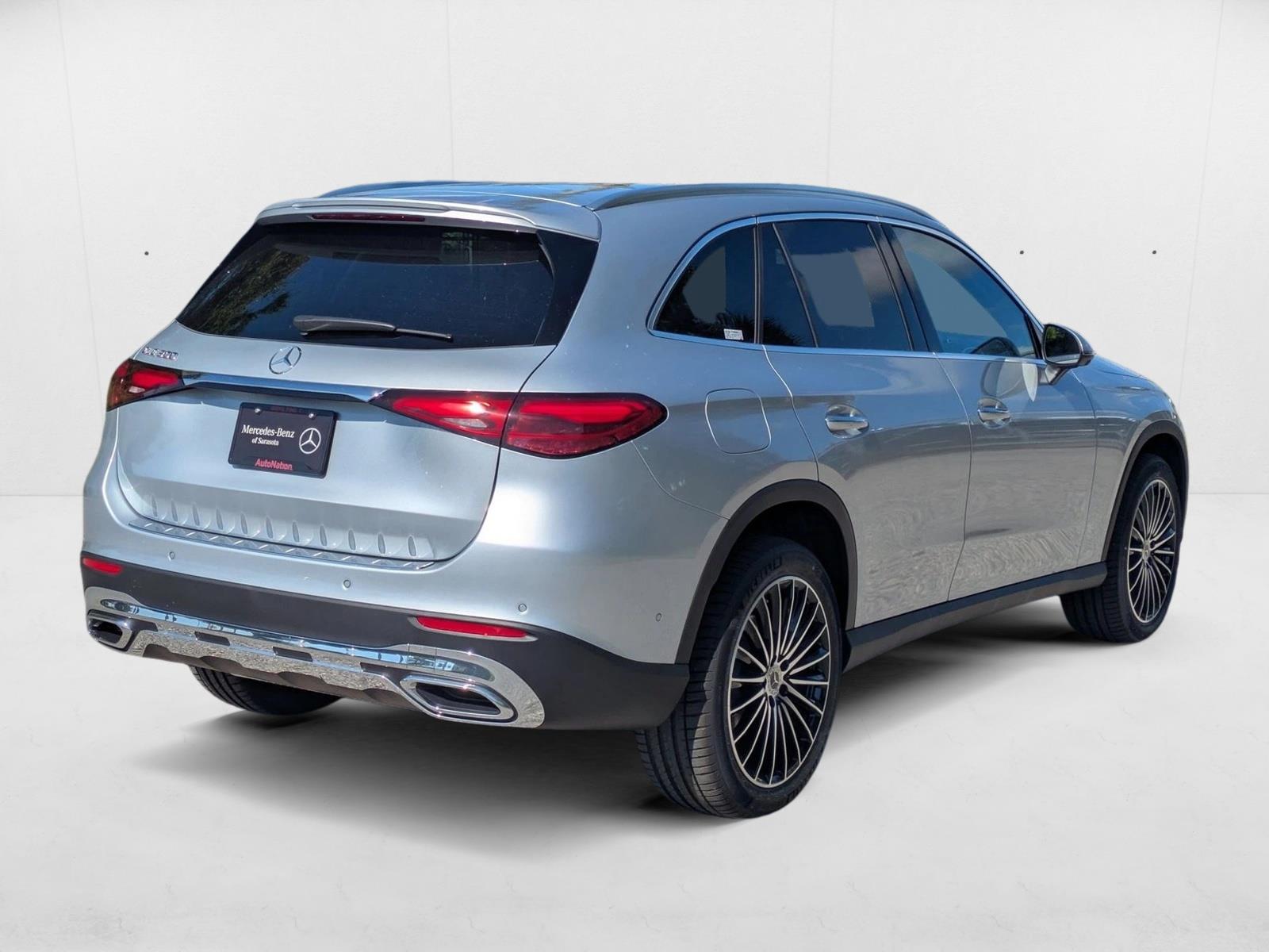 2026 Mercedes Benz GLC 300 photo 2