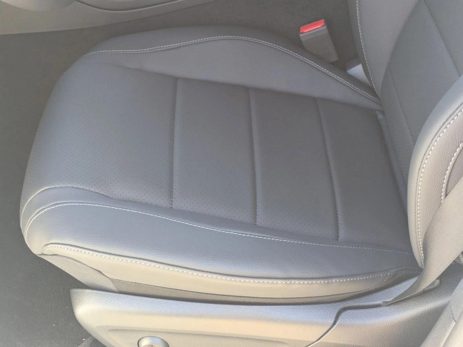 2026 Mercedes Benz GLE 350 4MATIC photo 2