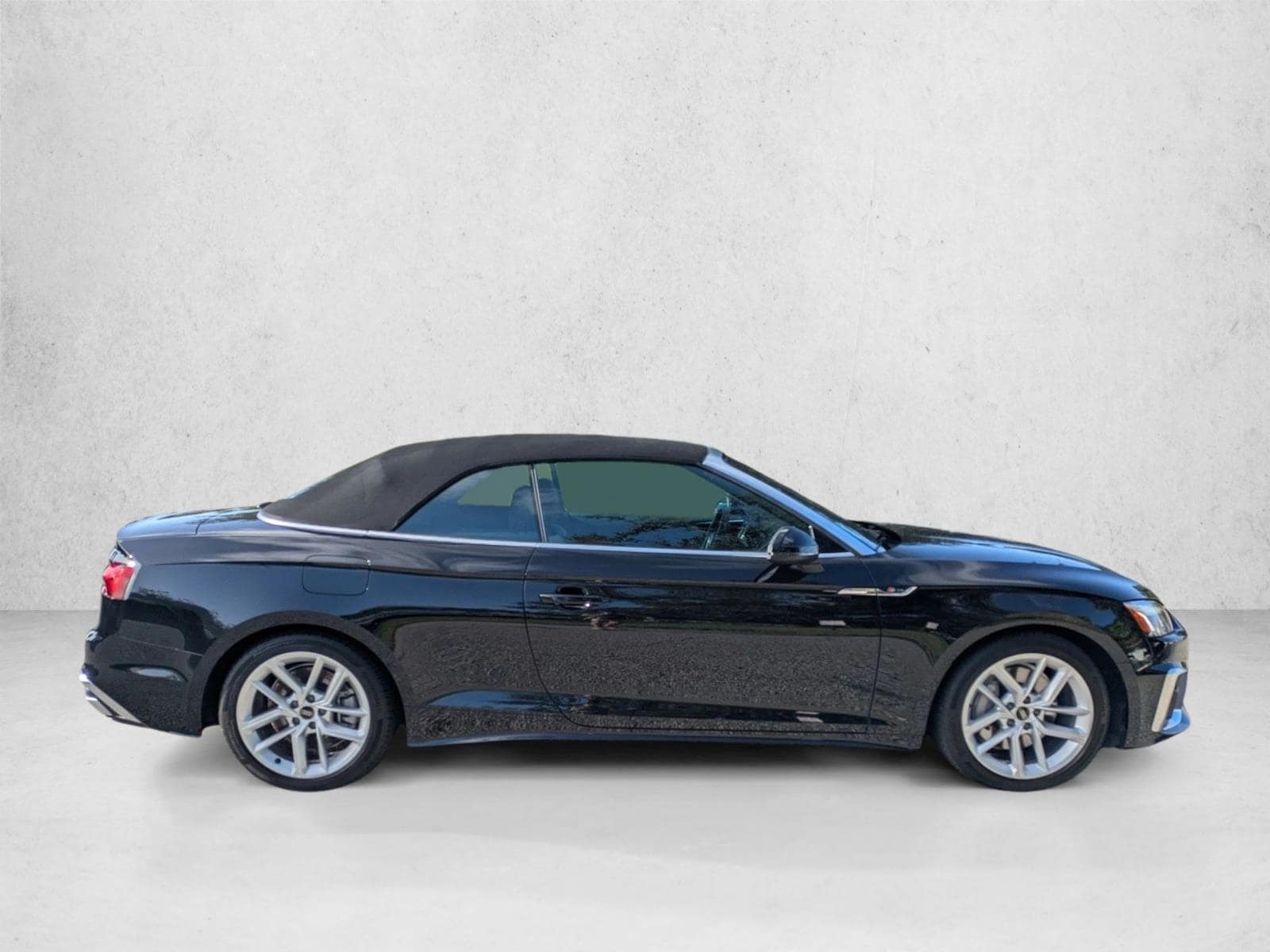 2023 Audi A5 45 S line Premium Cabriolet photo 4