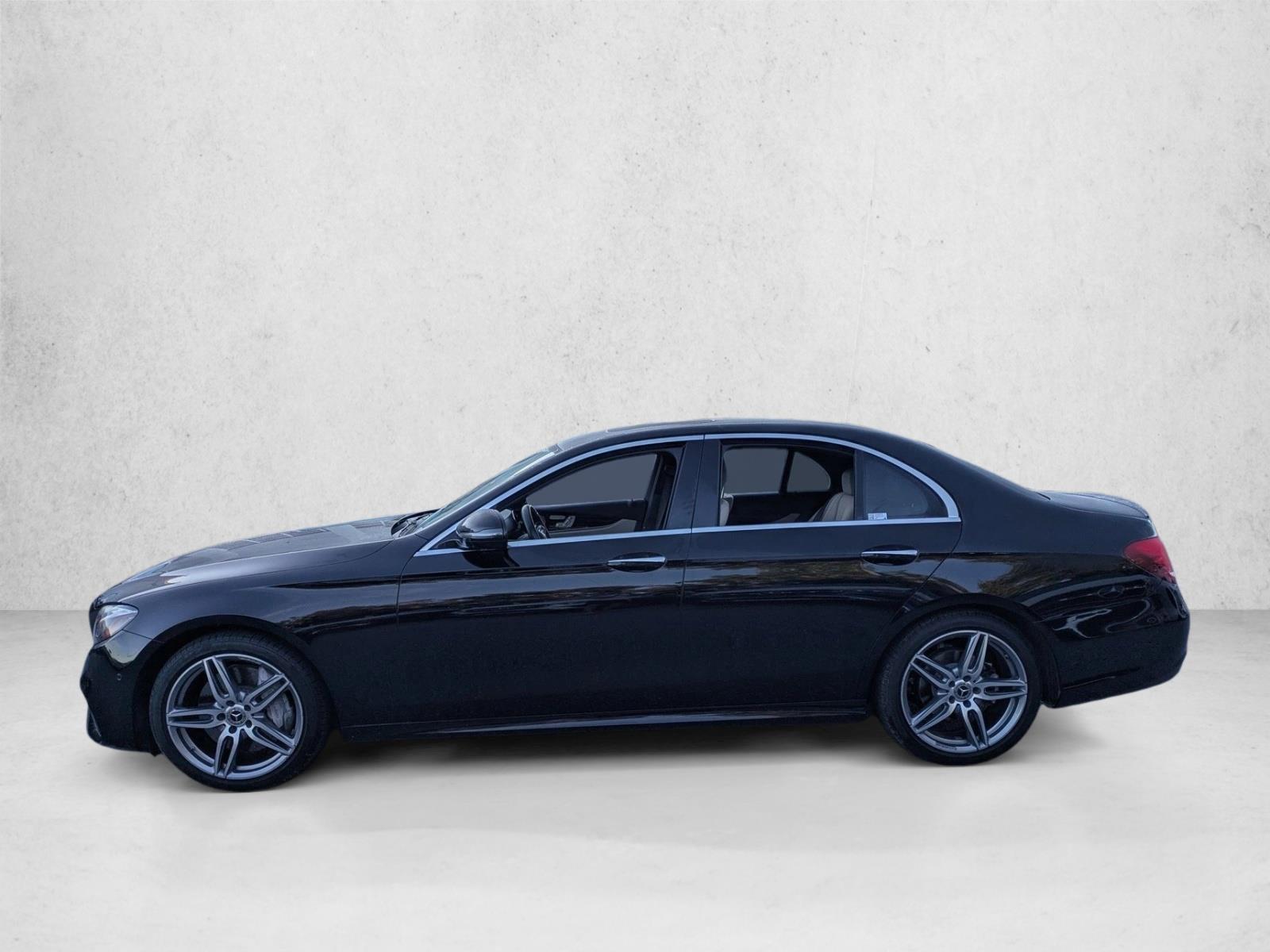 2019 Mercedes Benz E 300 Sedan photo 4