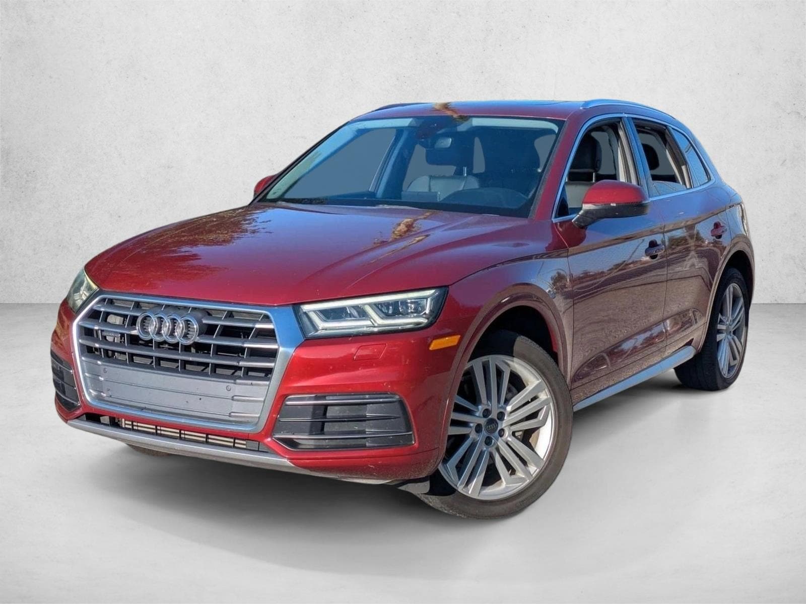 2018 Audi Q5 2.0T quattro S tronic Premium Plus's photo
