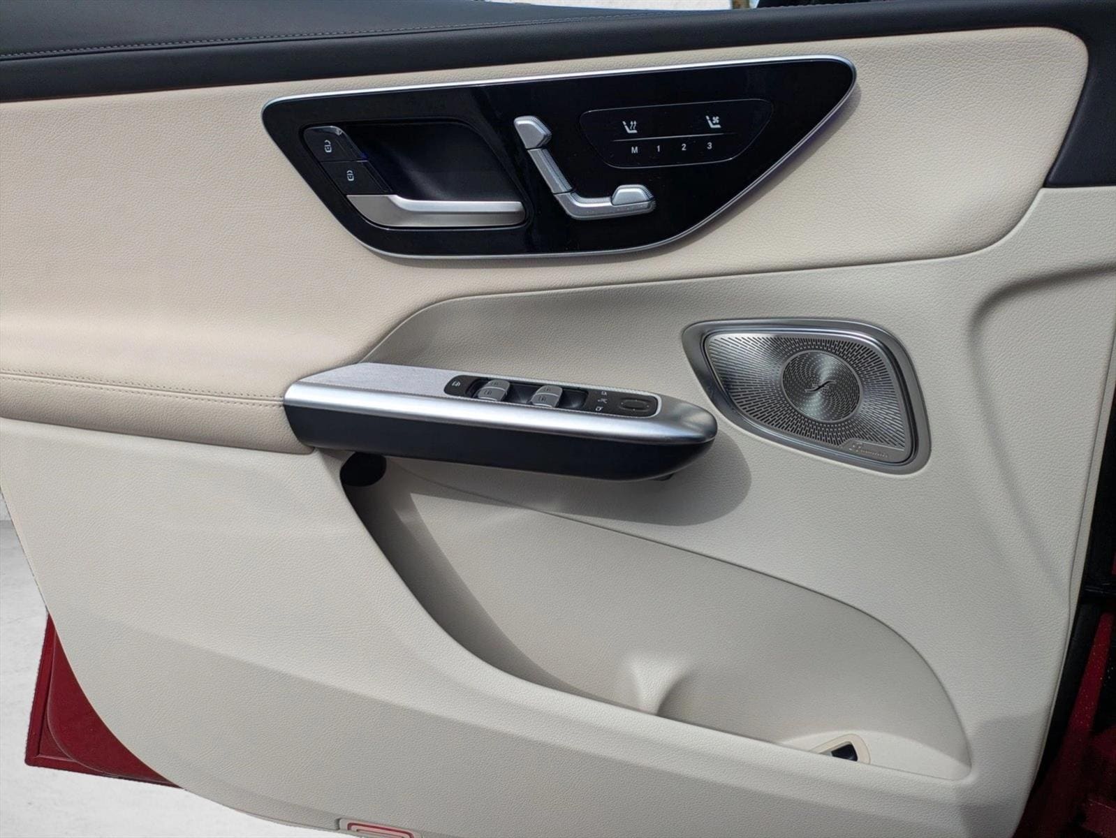 2024 Mercedes-Benz GLC GLC300 - Photo 11
