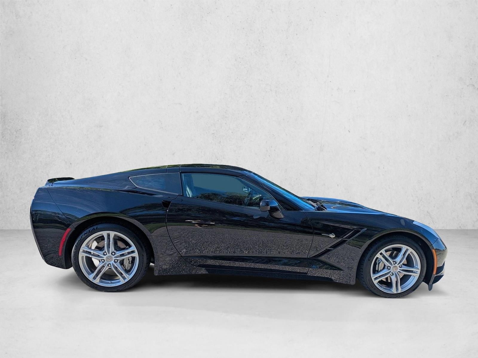 2017 Chevrolet Corvette Stingray Coupe 2LT photo 4