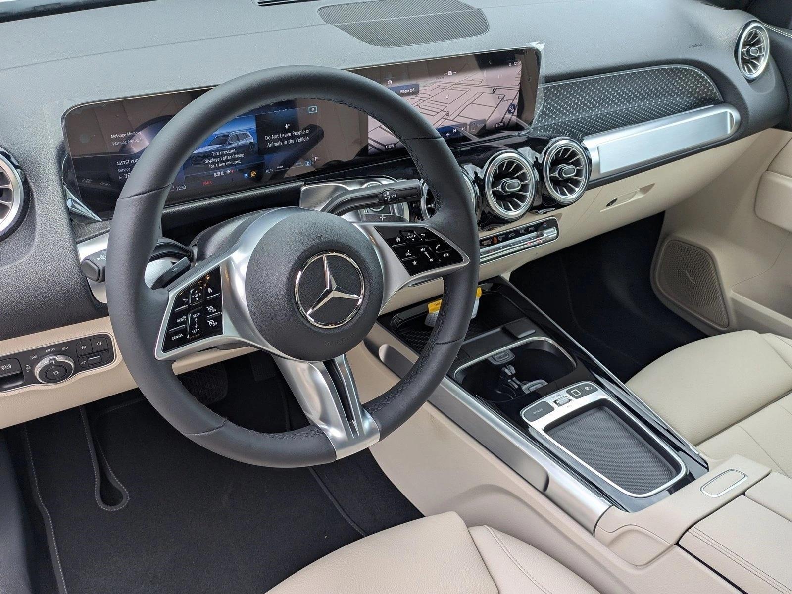 2025 Mercedes Benz GLB 250 photo 3