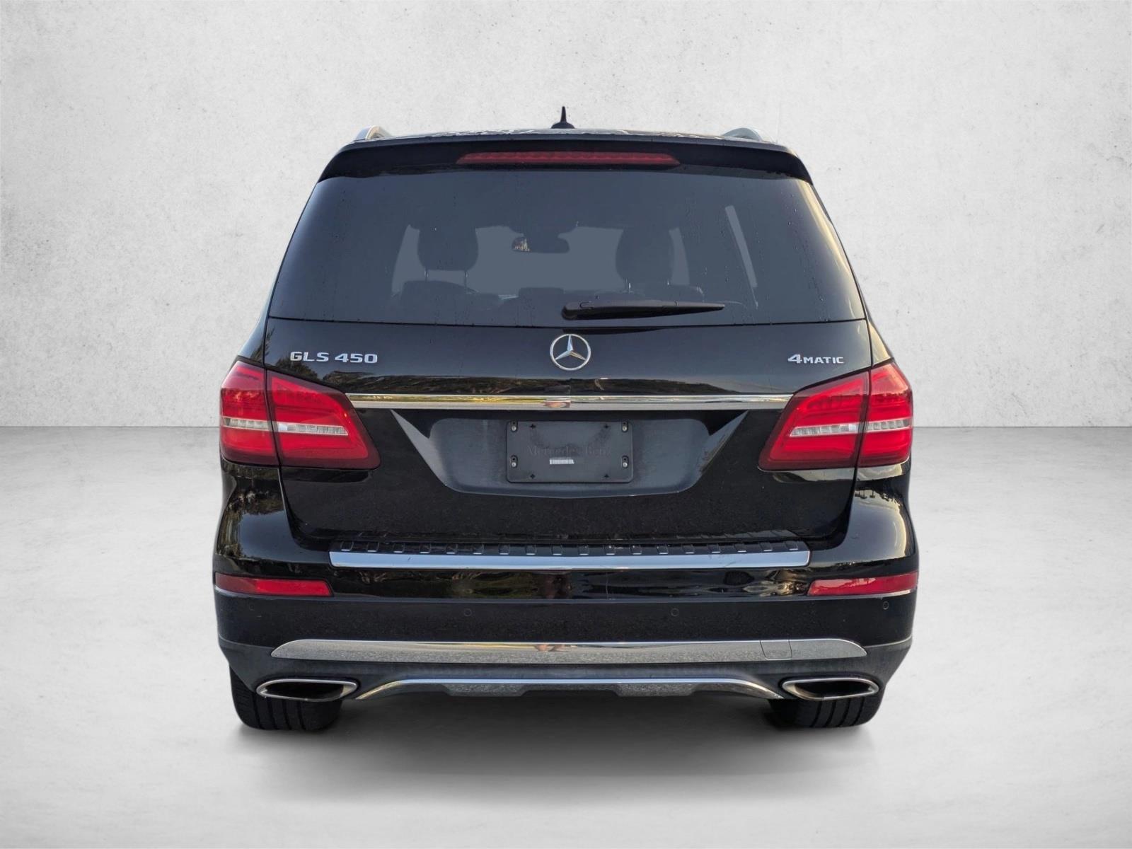 2017 Mercedes Benz GLS 4MATIC photo 4