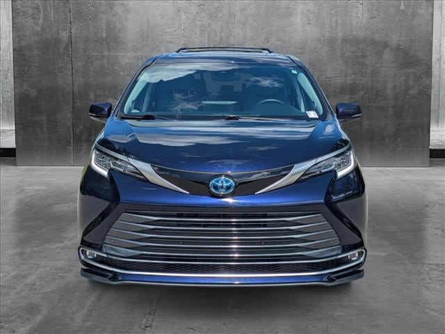 Used 2023 Toyota Sienna Limited with VIN 5TDZRKEC8PS178323 for sale in Sarasota, FL