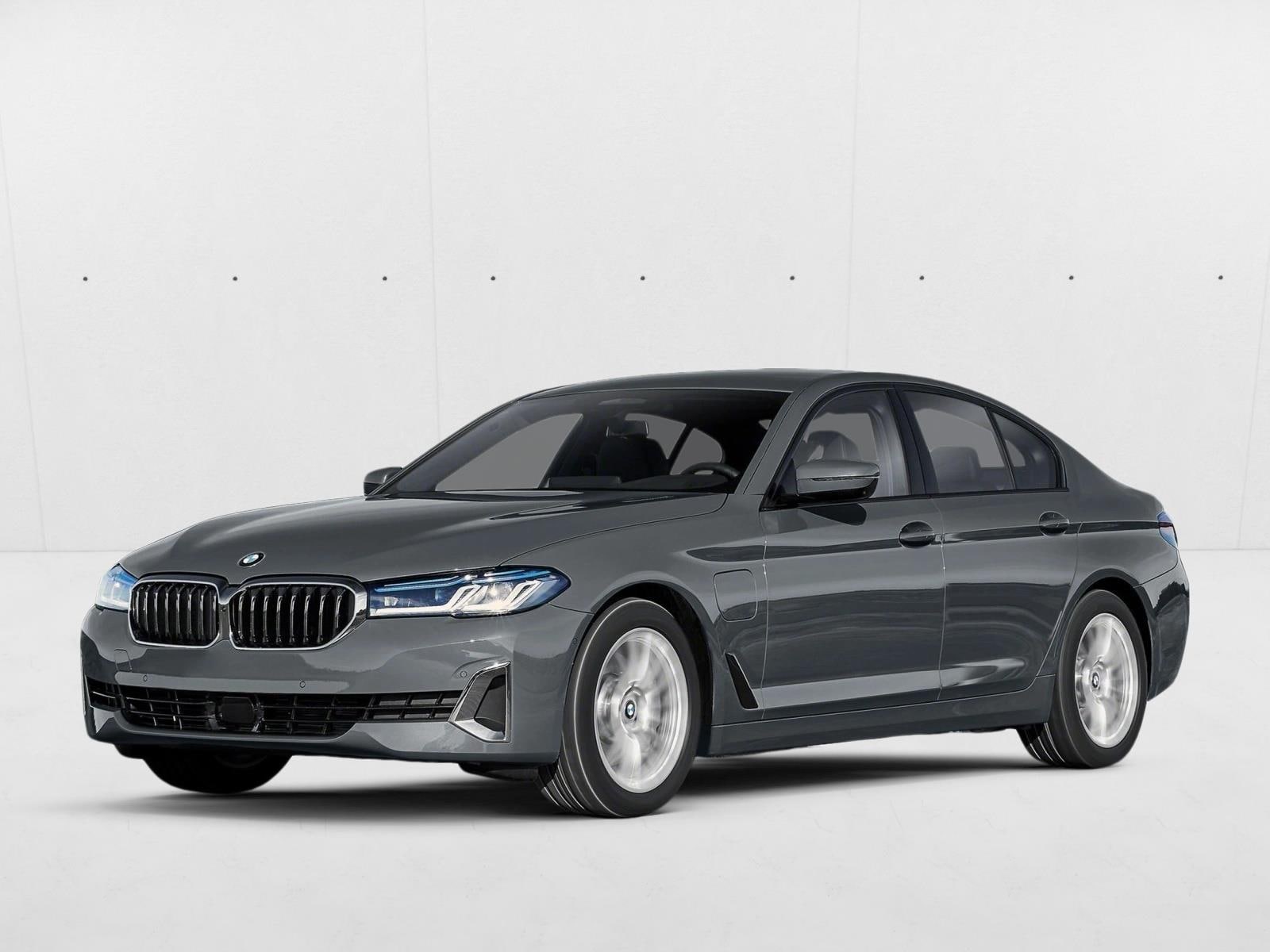 2022 BMW 5 Series 530e's photo