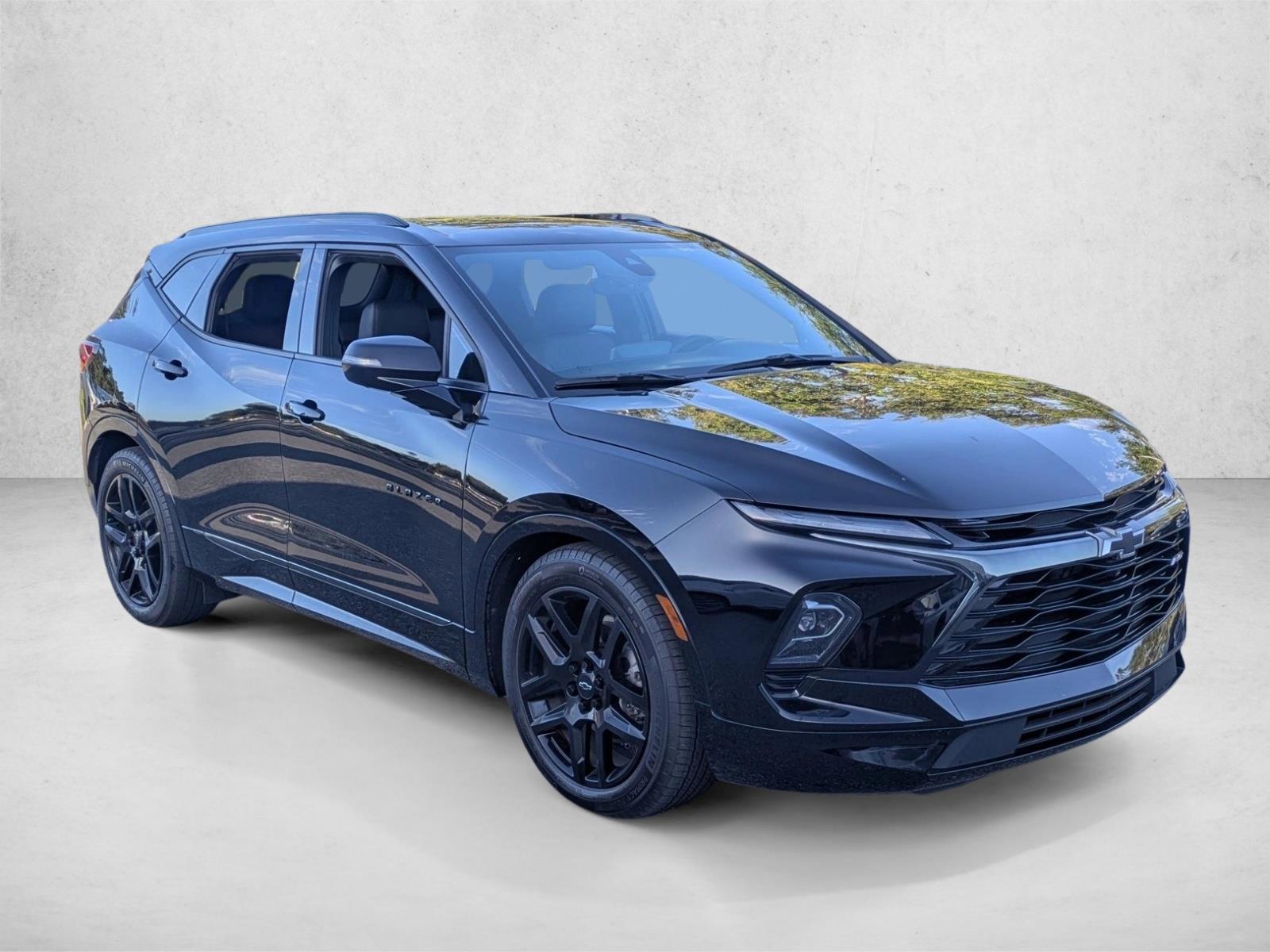 2023 Chevrolet Blazer RS photo 2