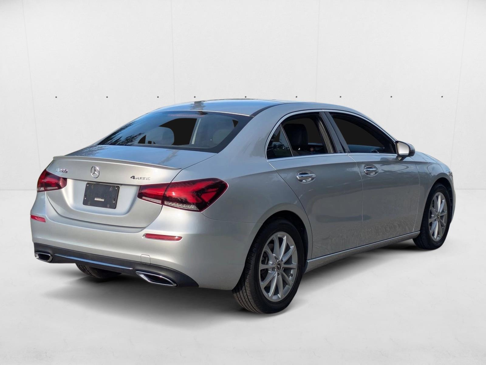 2021 Mercedes Benz A 220 4MATIC photo 3