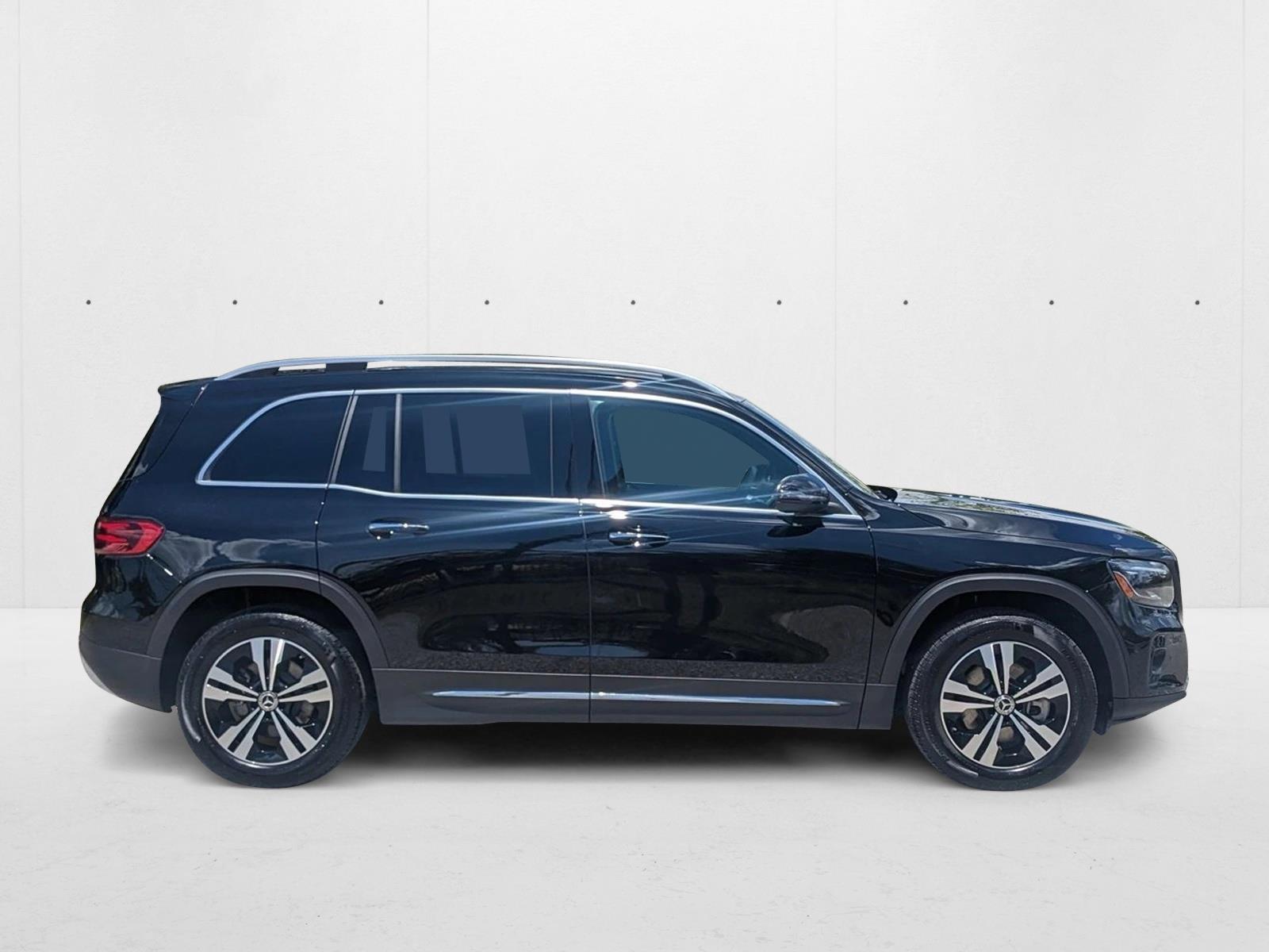 2025 Mercedes Benz GLB 250 photo 4