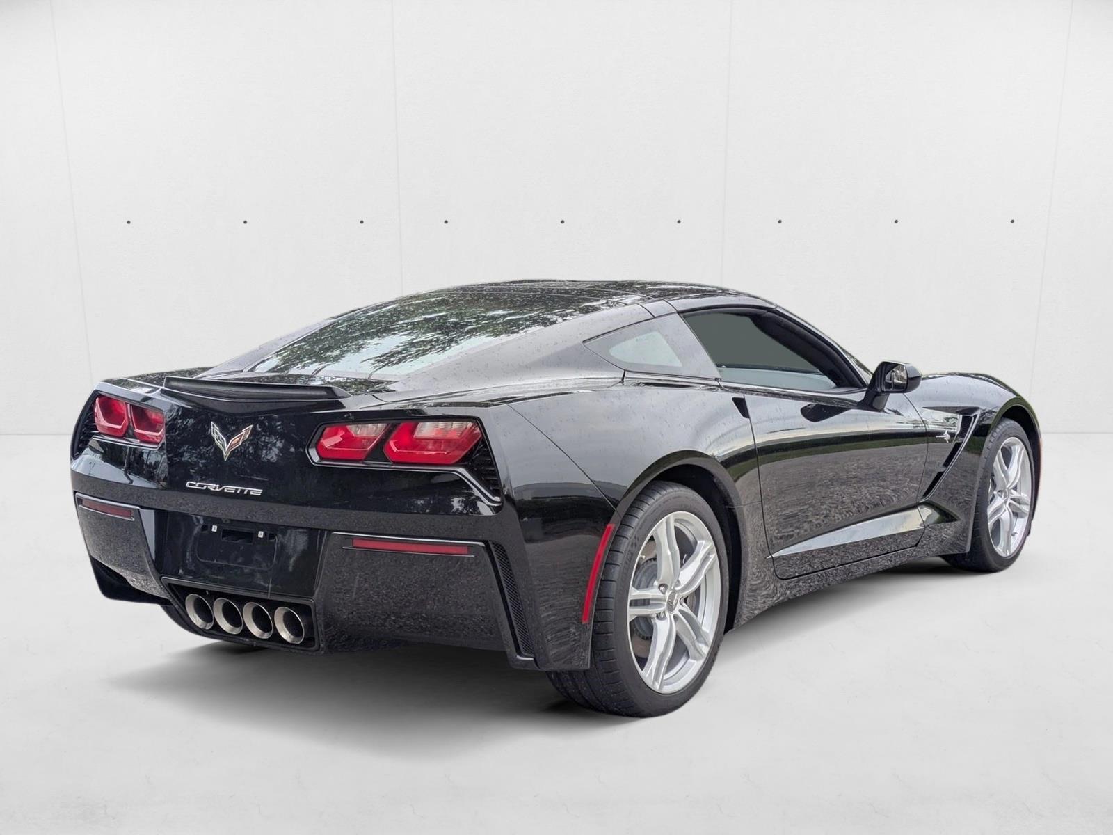 2017 Chevrolet Corvette Stingray Coupe 2LT photo 3