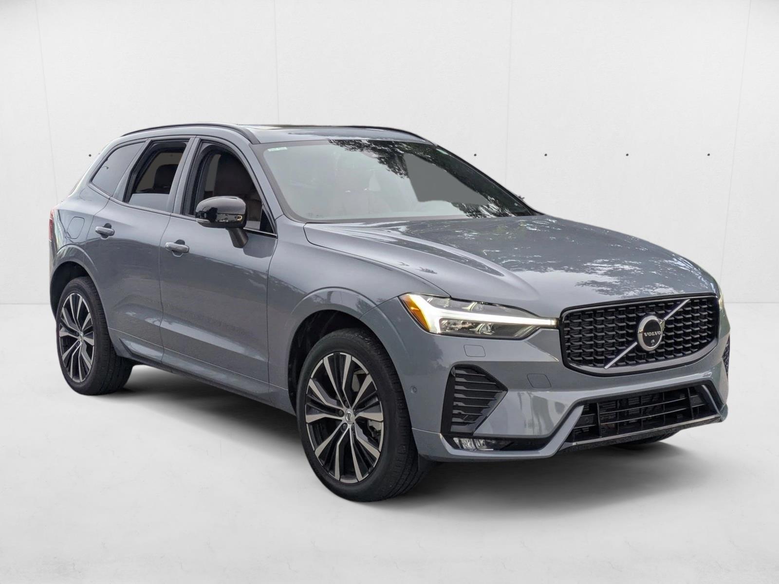 2024 Volvo XC60 B5 Ultimate photo 3