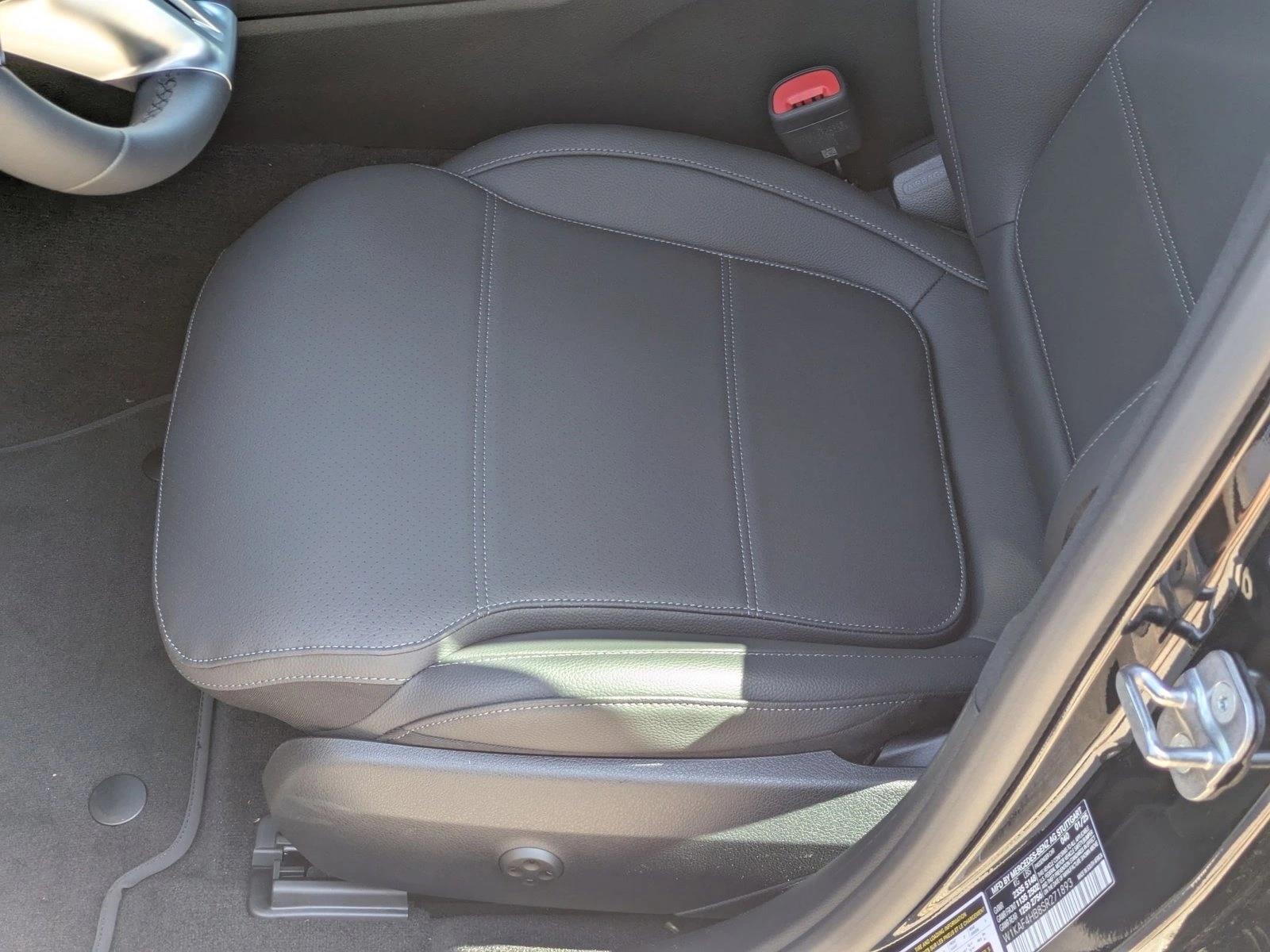 2025 Mercedes Benz C 300 4MATIC Sedan photo 4