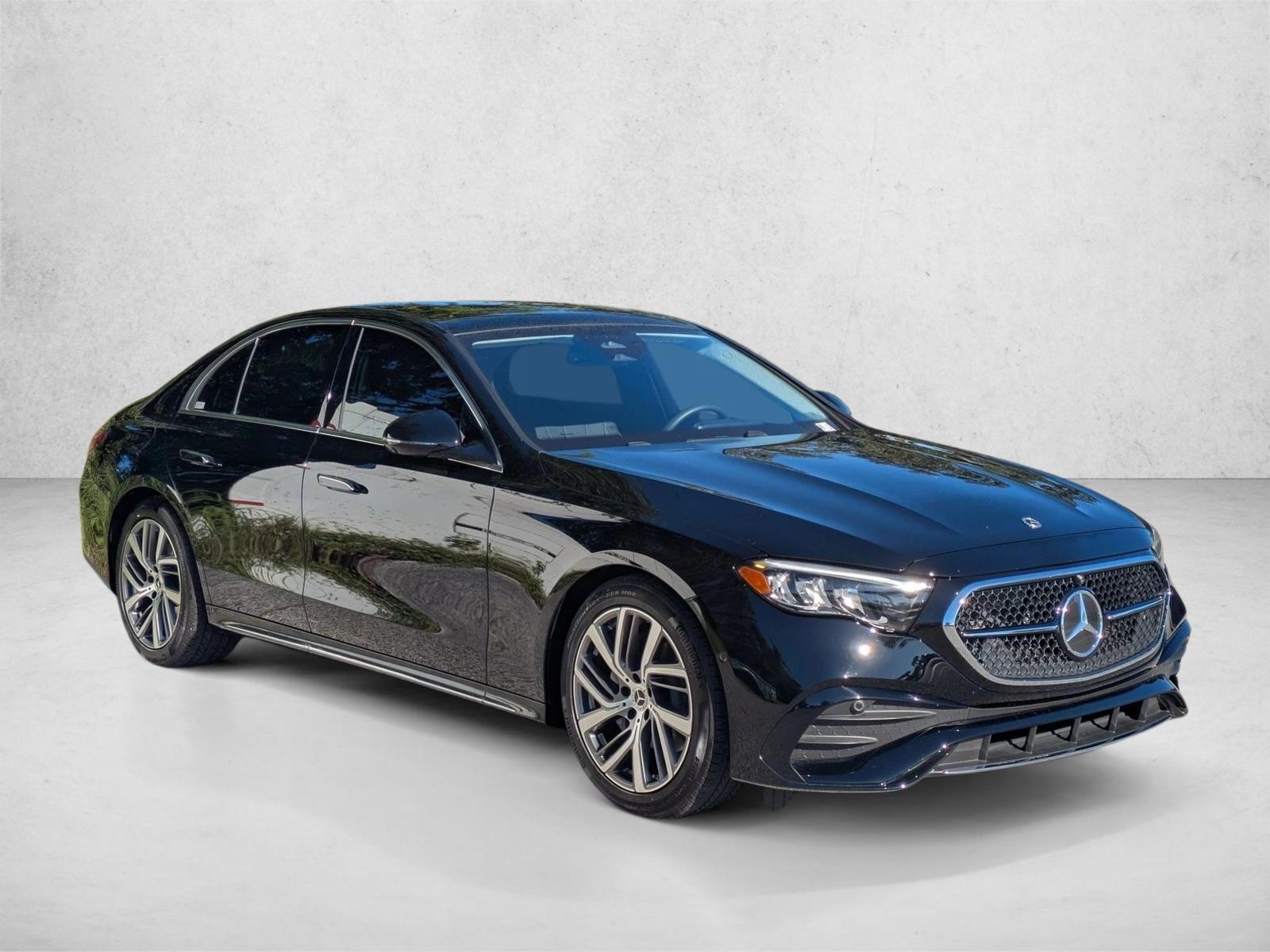 2025 Mercedes Benz E 350 4MATIC Sedan photo 3