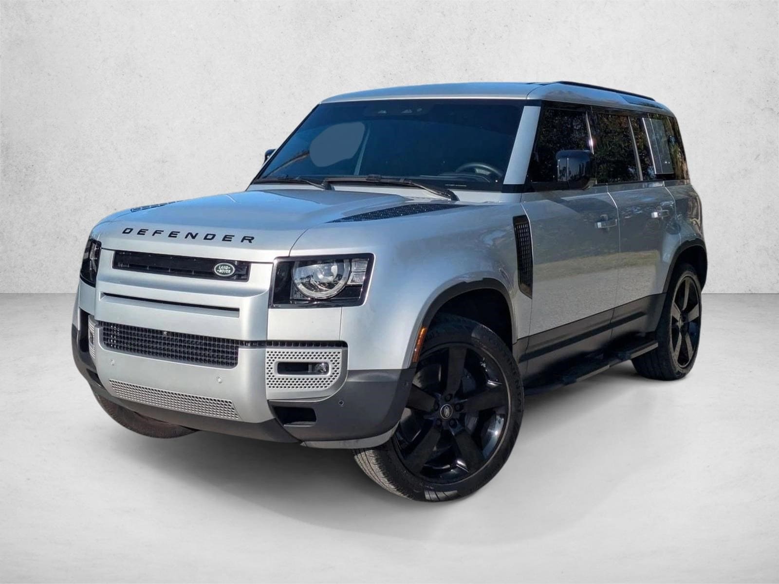 2024 Land Rover Defender S's photo