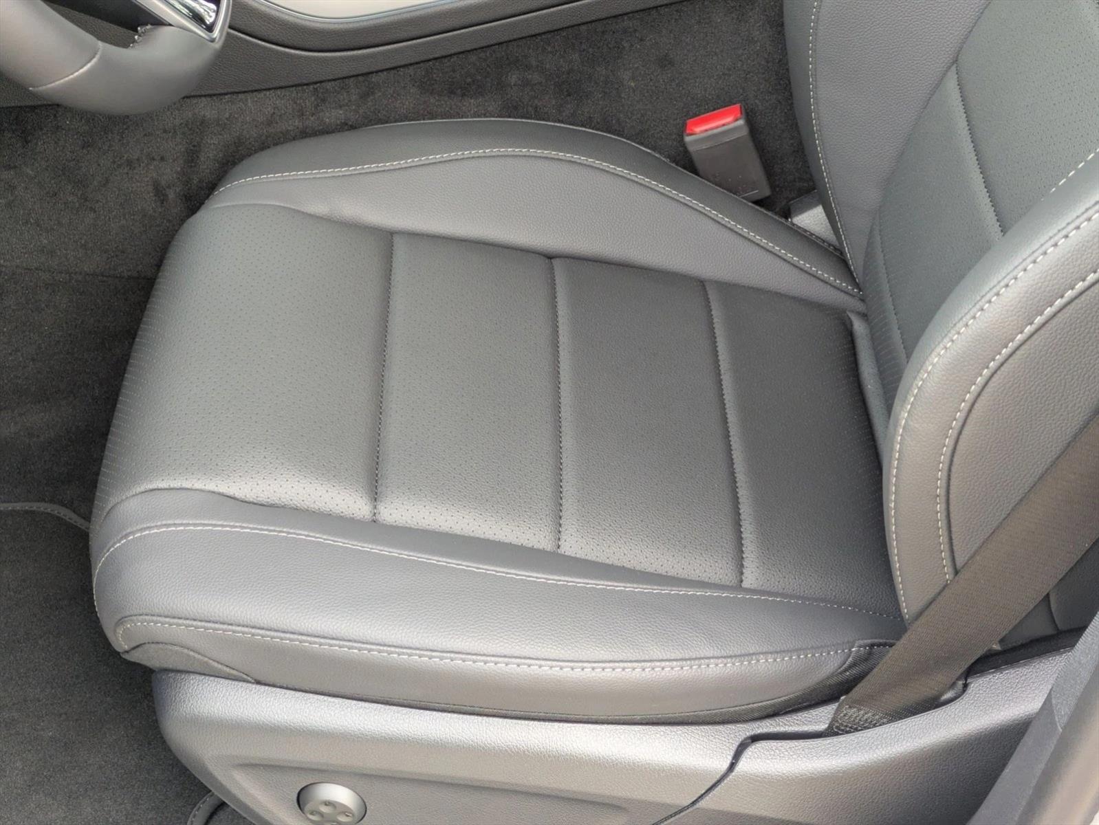 2026 Mercedes Benz GLE 350 4MATIC photo 3