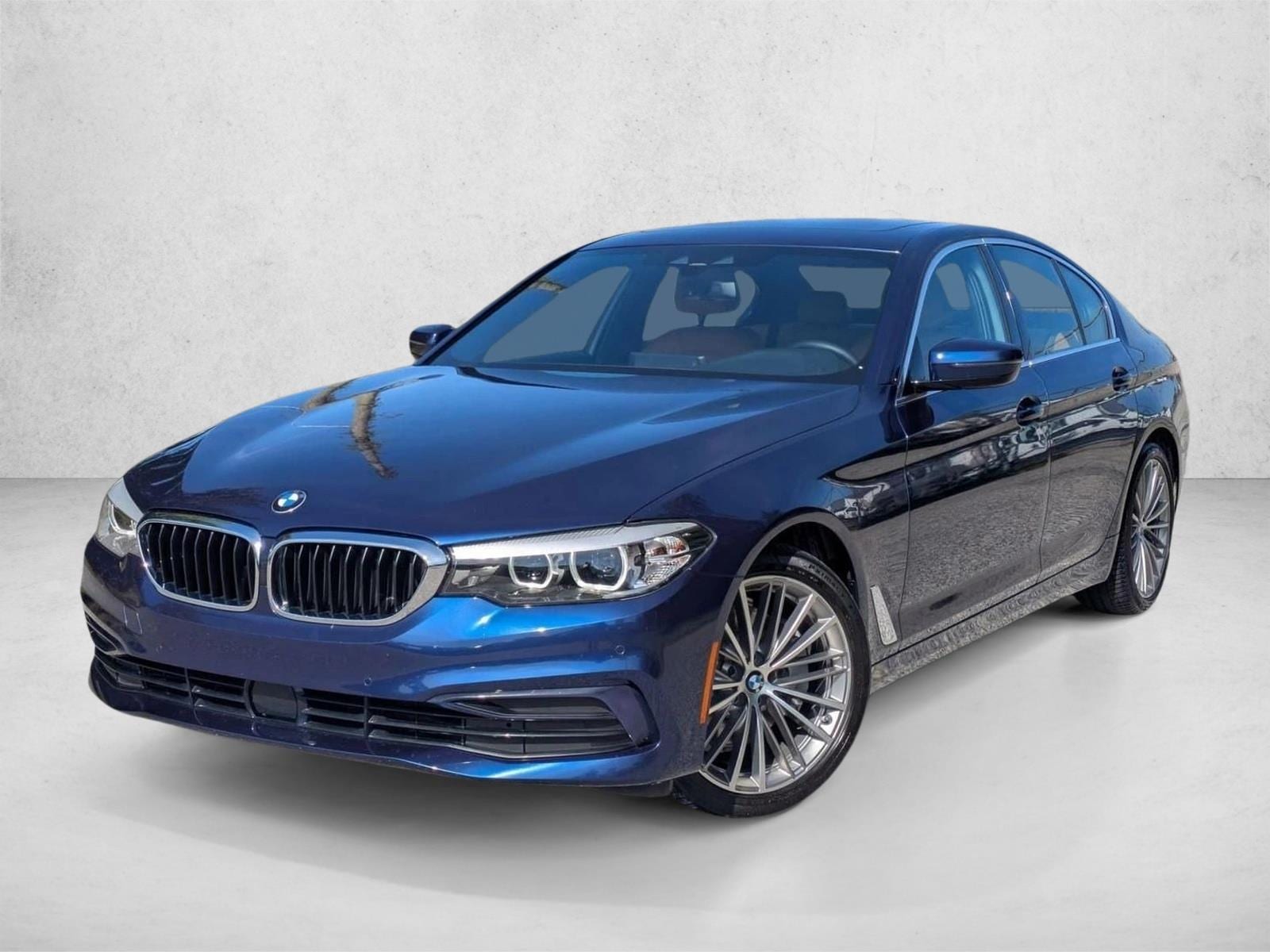 2019 BMW 5 Series 530i xDrive Sedan's photo