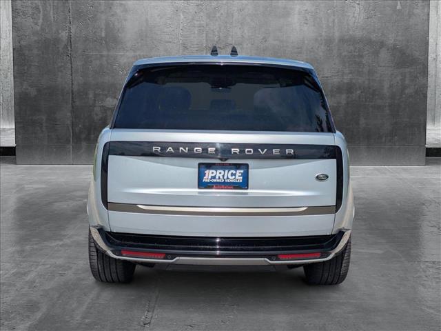 2023 Land Rover Range Rover SE photo 4