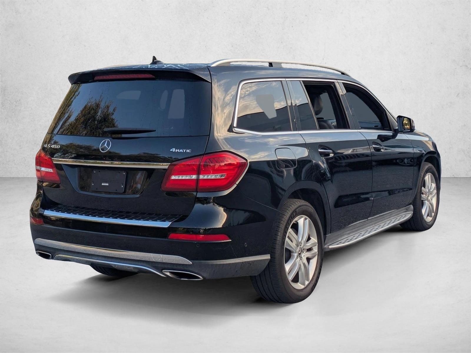2017 Mercedes Benz GLS 4MATIC photo 3