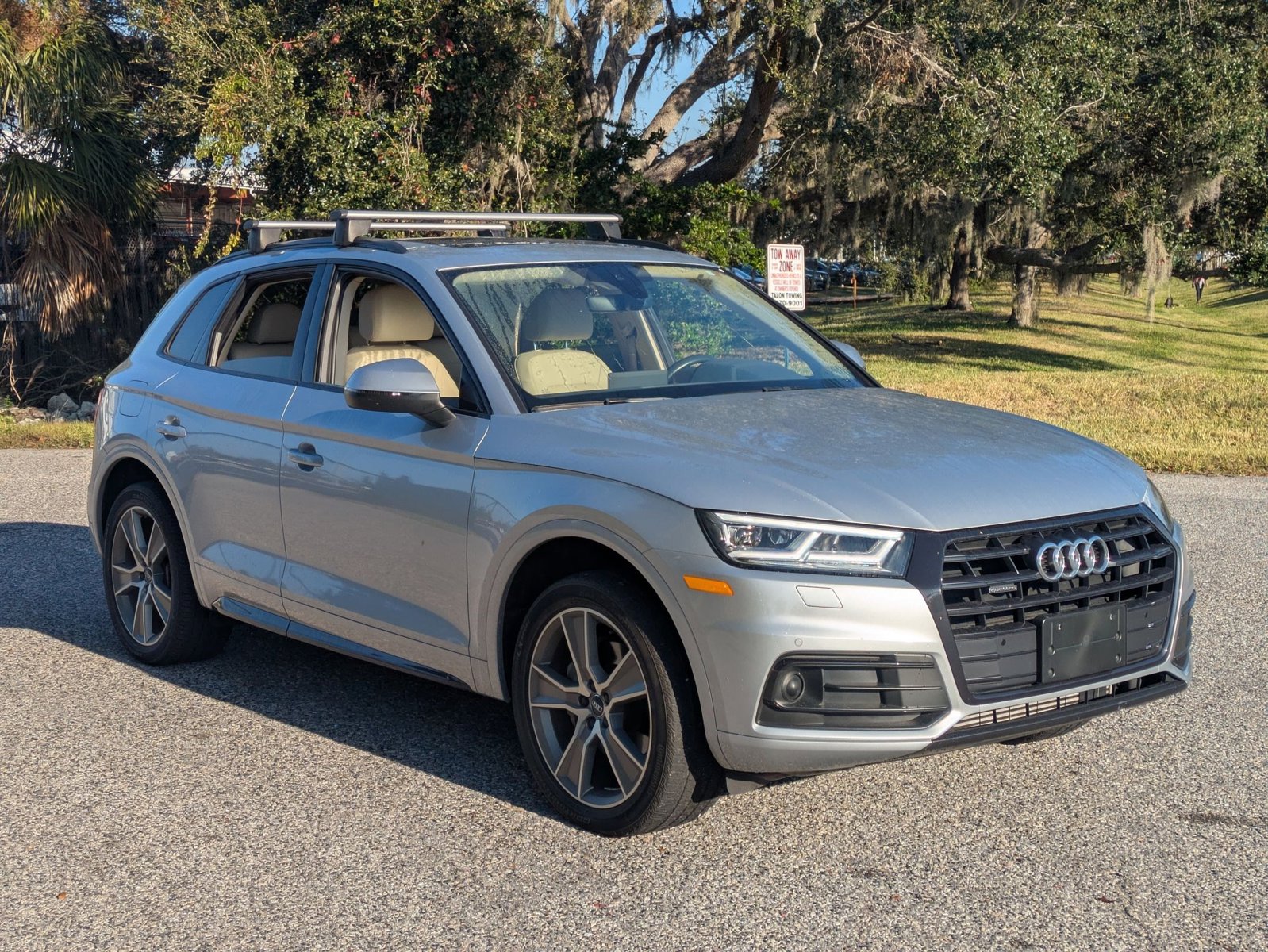2020 Audi Q5 Premium Plus 45 TFSI photo 2