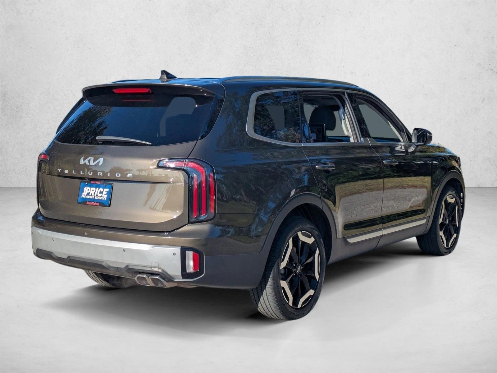 2023 Kia Telluride EX photo 3