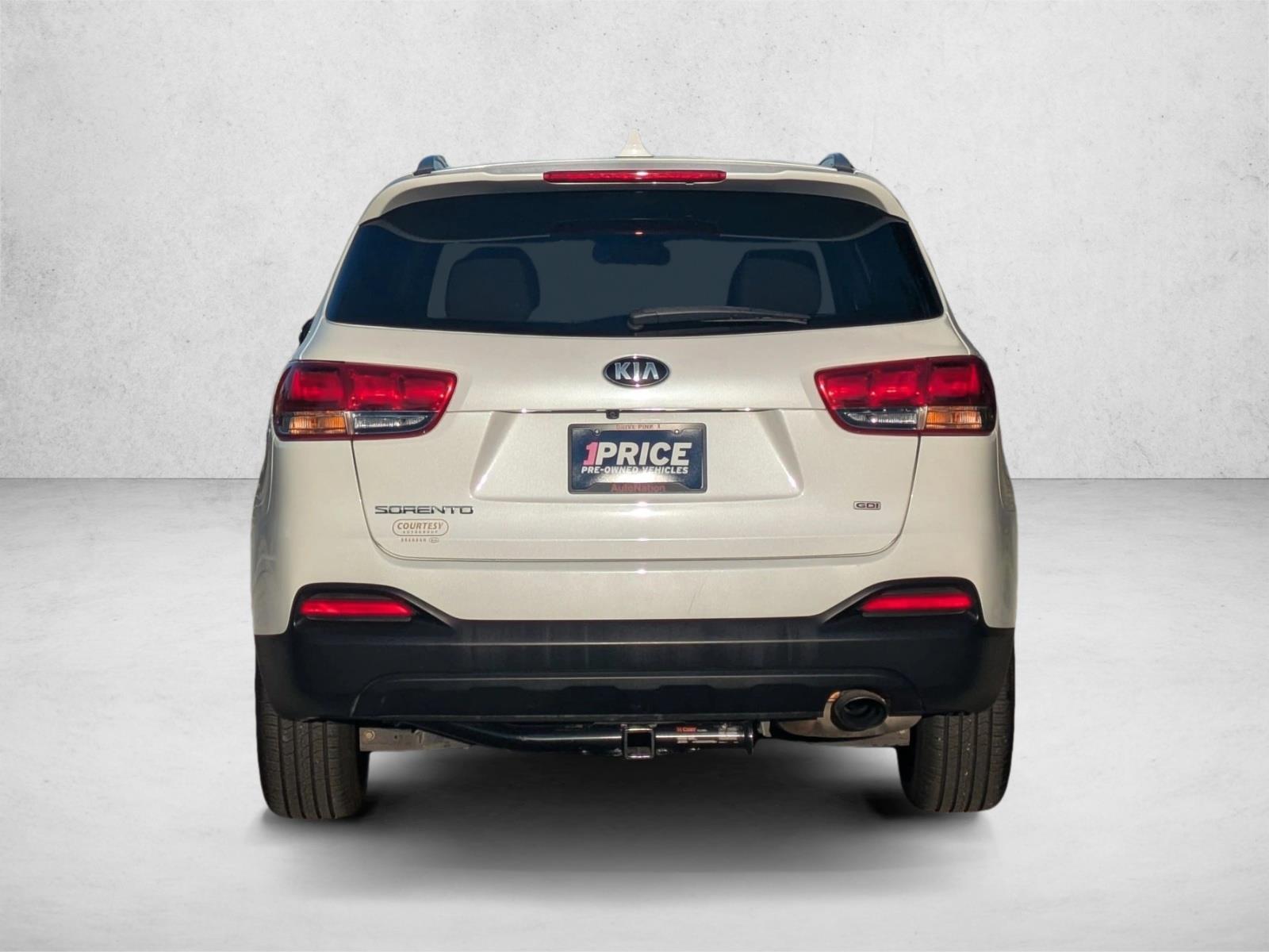 2018 Kia Sorento LX photo 4
