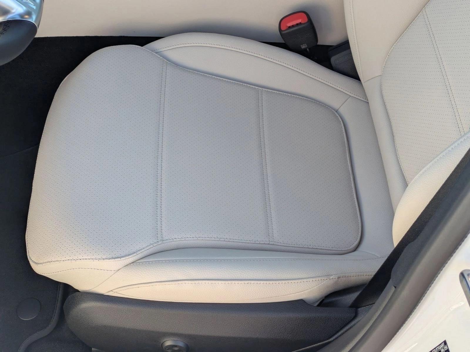 2026 Mercedes Benz C 300 Sedan photo 4