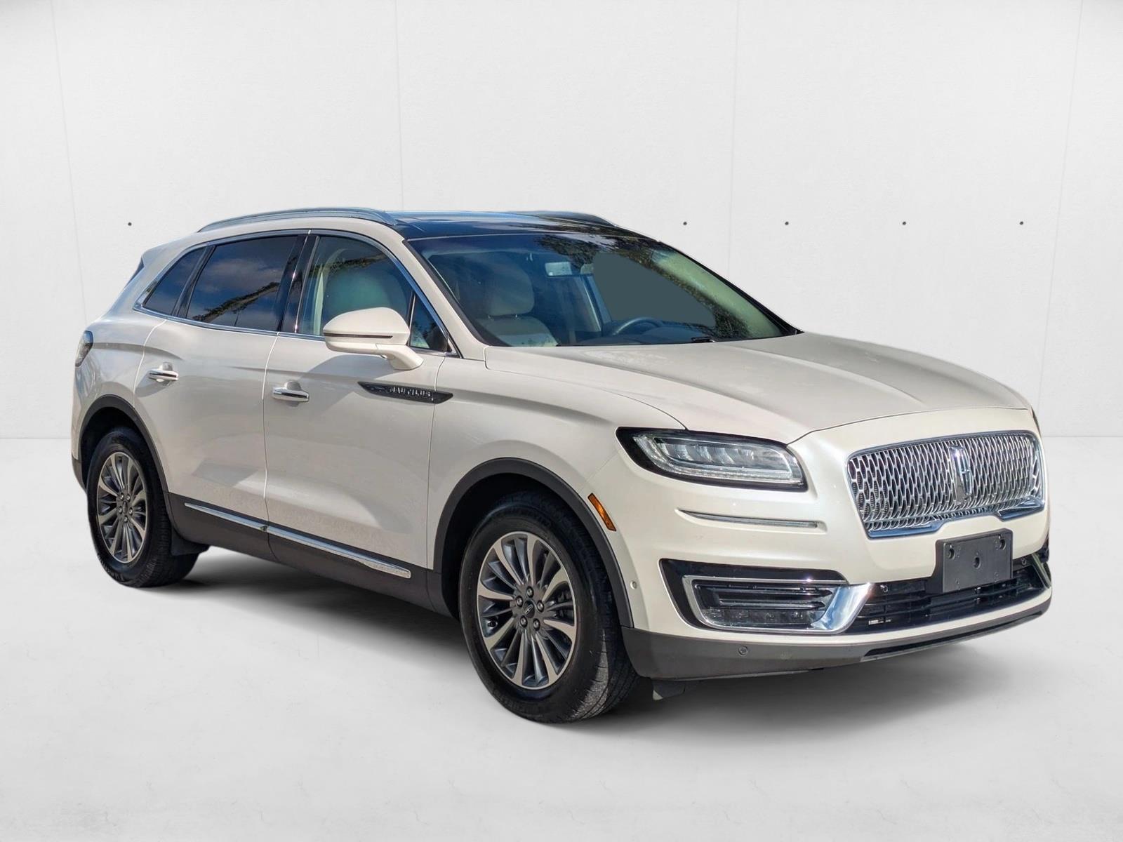 2019 Lincoln Nautilus Reserve photo 3