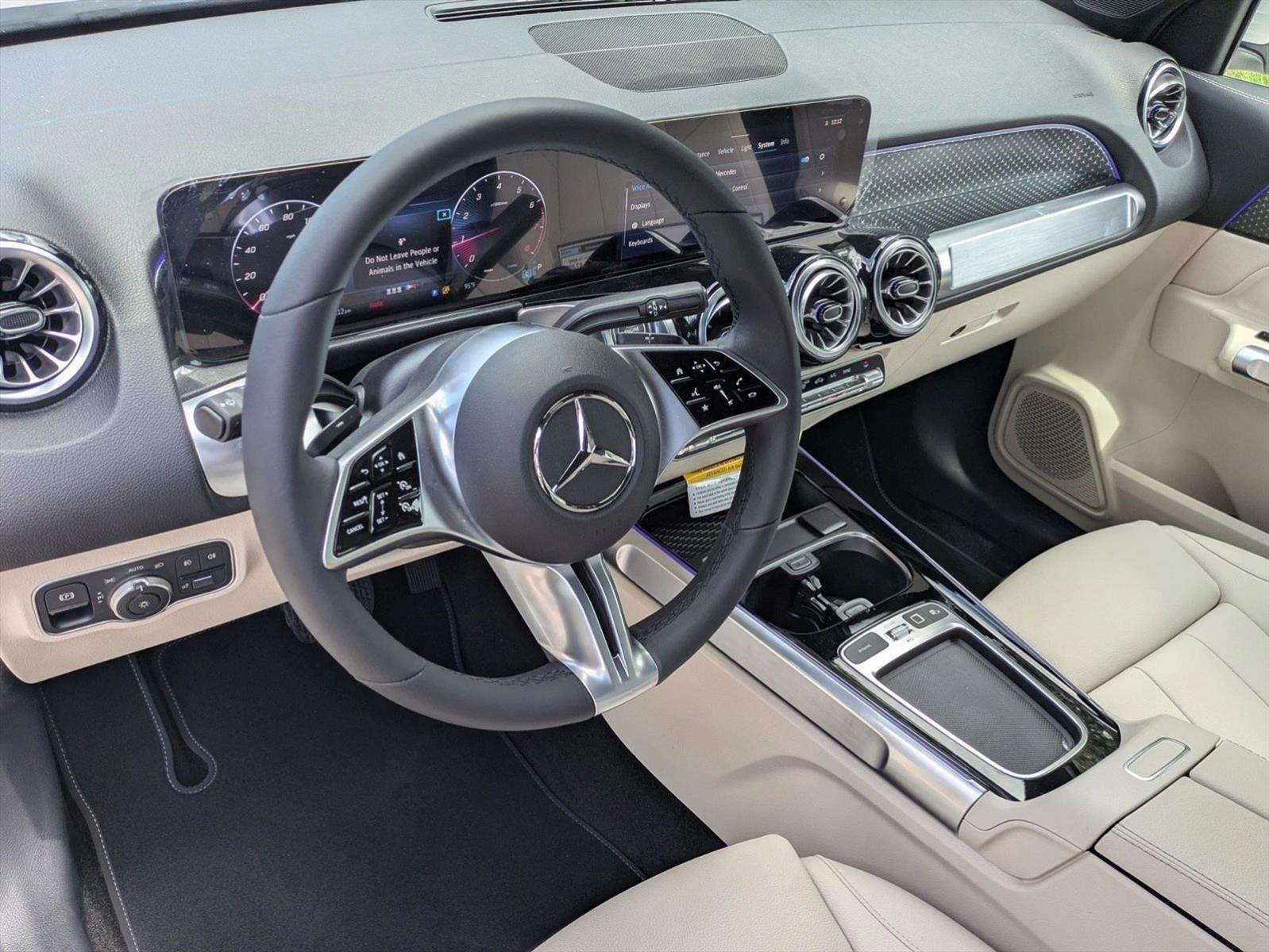 2025 Mercedes Benz GLB 250 photo 3