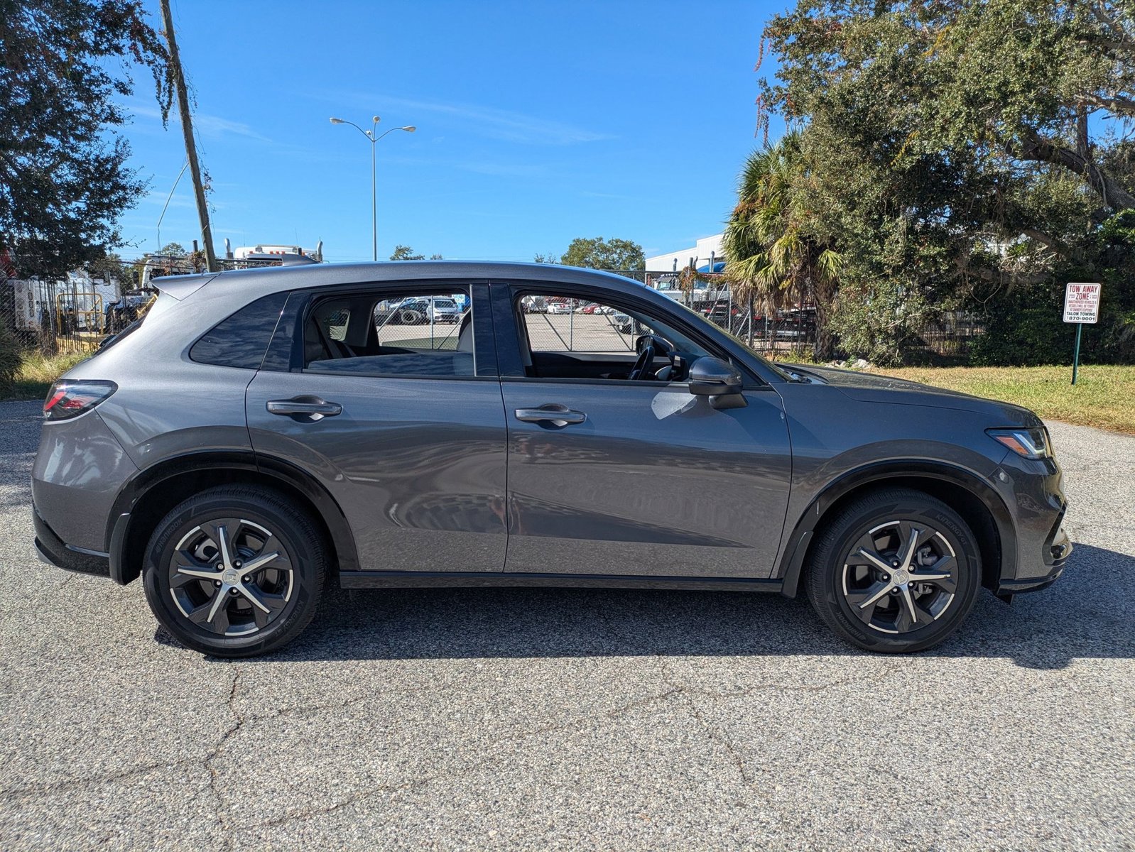 2025 Honda HR-V EX-L 2WD photo 2