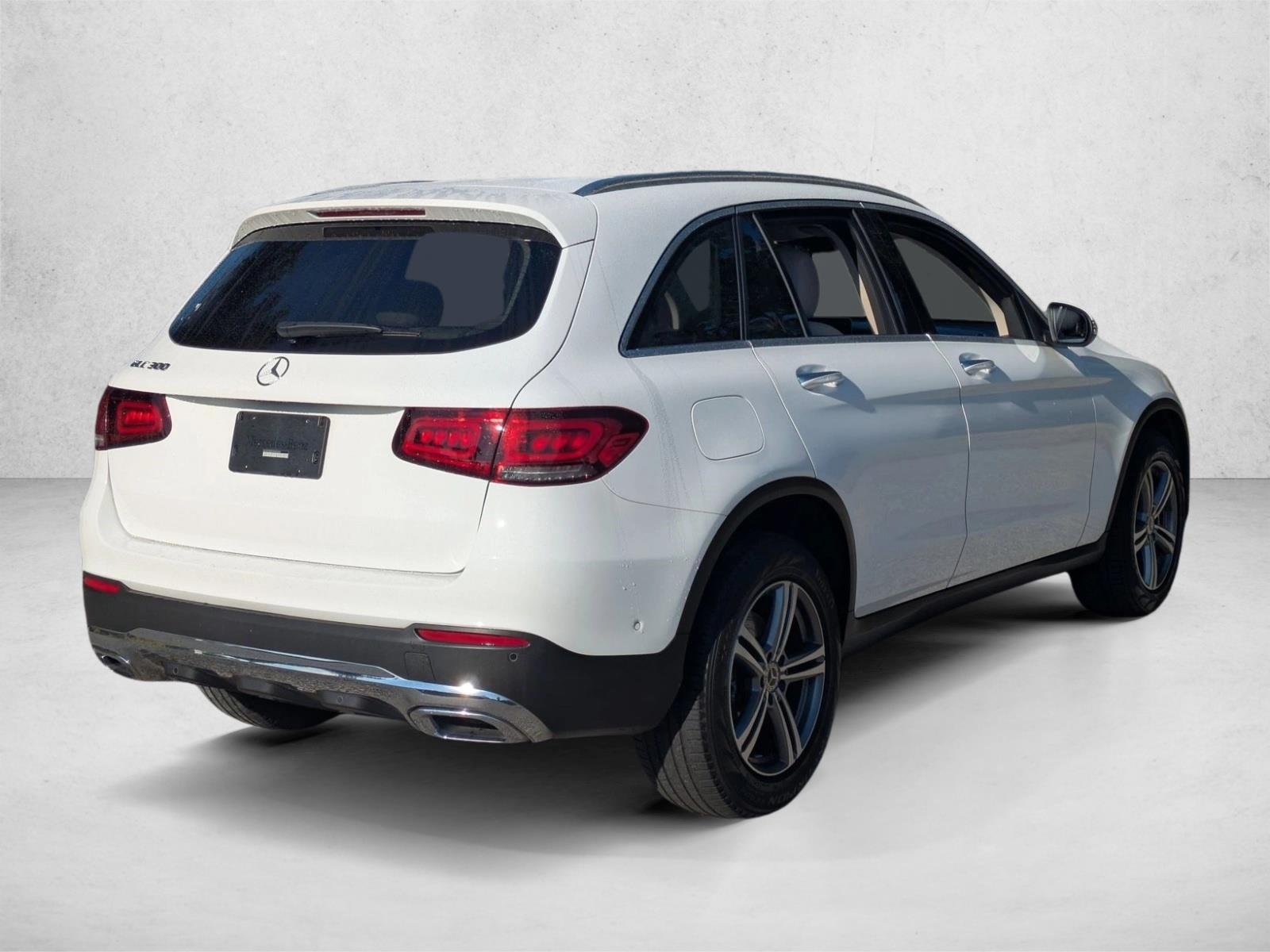 2022 Mercedes Benz GLC 300 photo 3