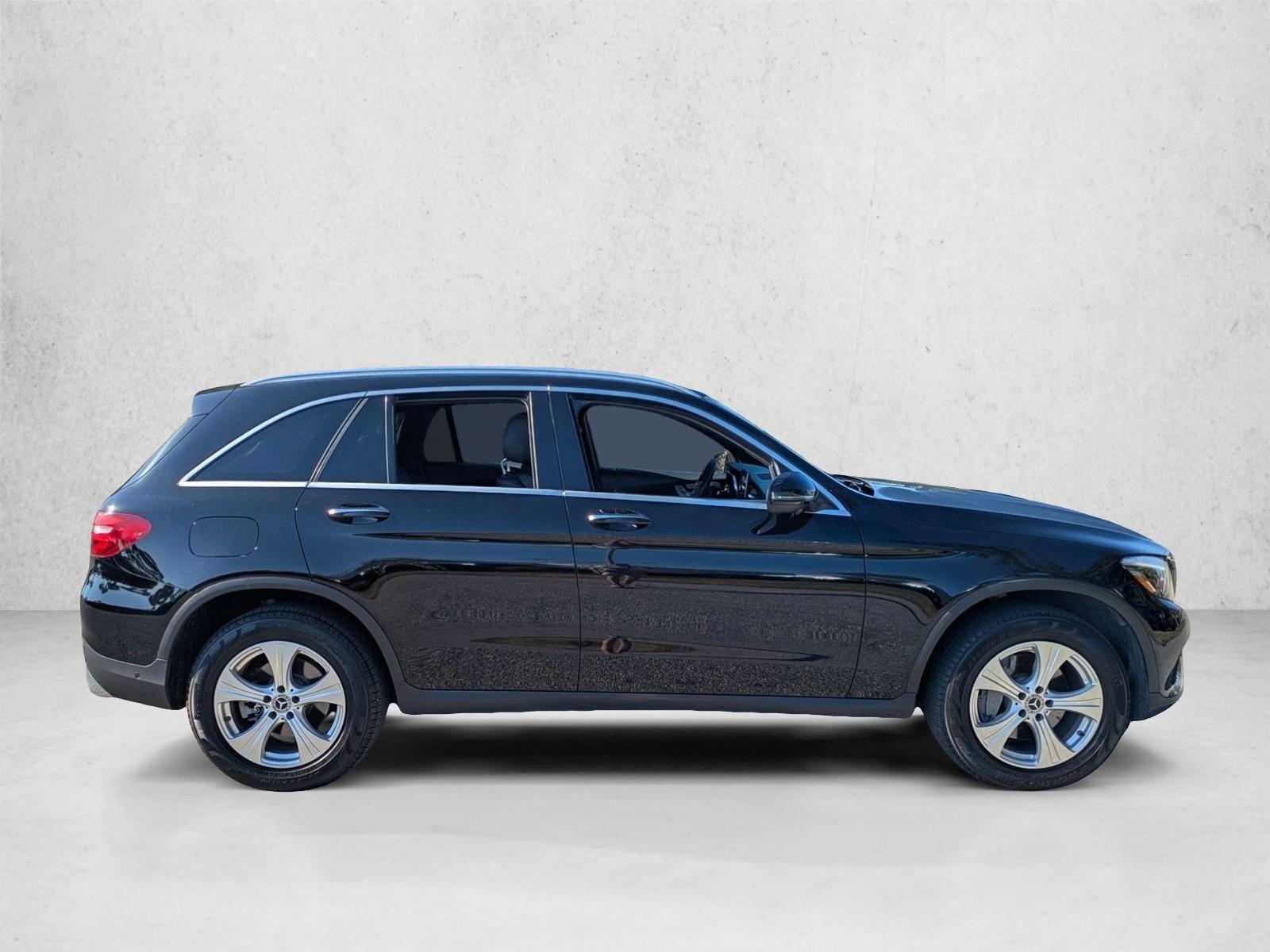 2018 Mercedes Benz GLC 300 photo 2